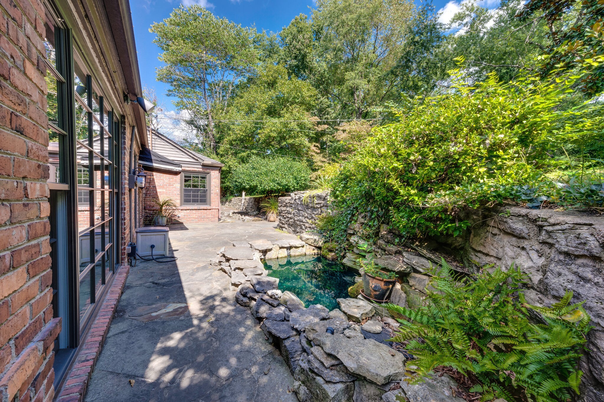 Nashville, Tennessee 37204, United States, 2 Bedrooms Bedrooms, ,1 BathroomBathrooms,Residential,Coming Soon,98501