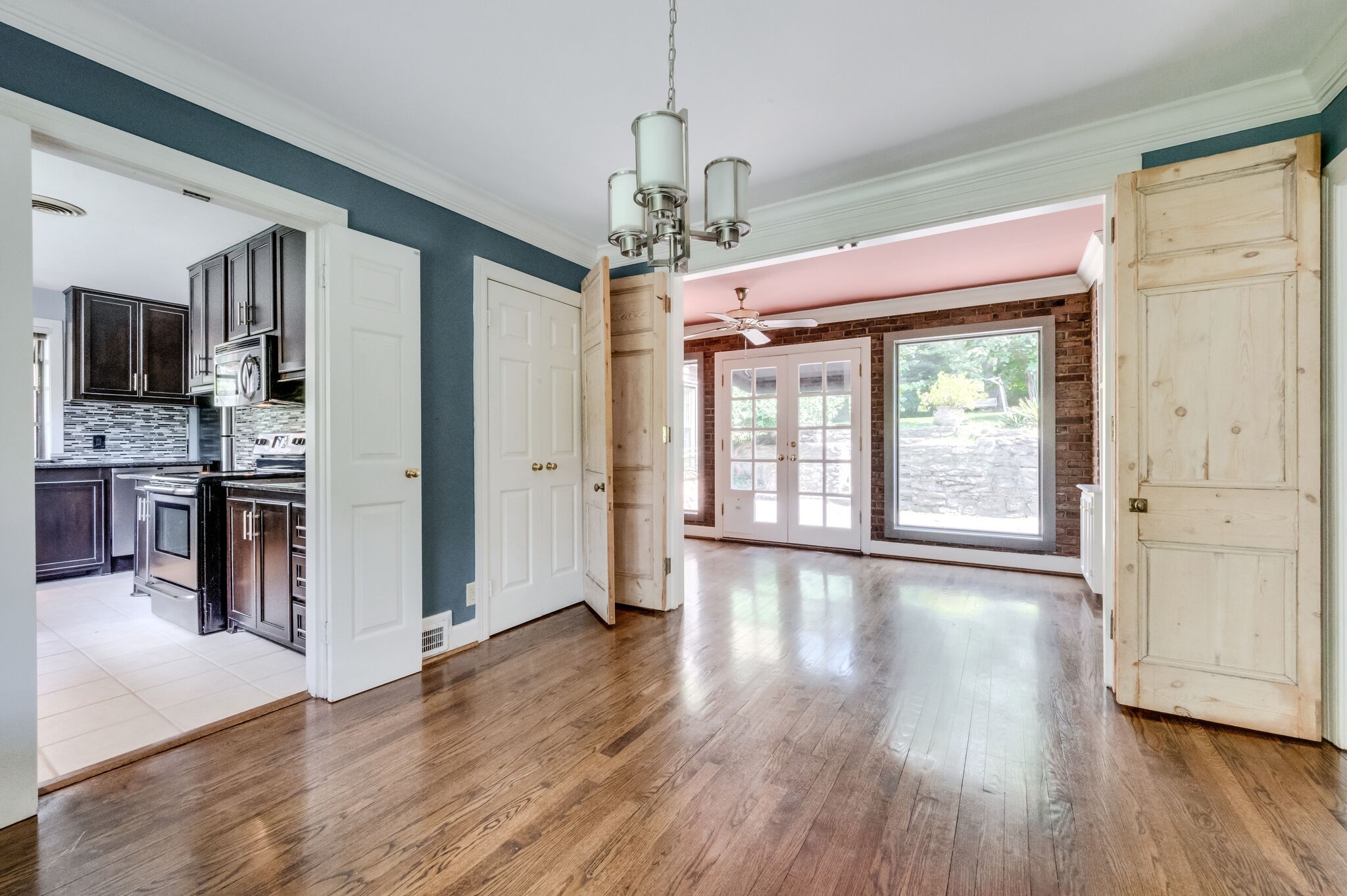 Nashville, Tennessee 37204, United States, 2 Bedrooms Bedrooms, ,1 BathroomBathrooms,Residential,Coming Soon,98501