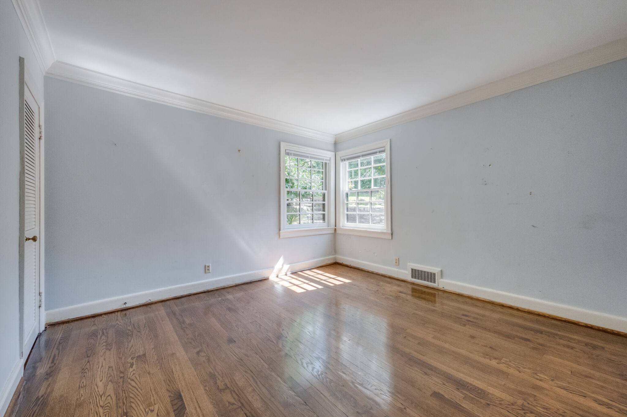 Nashville, Tennessee 37204, United States, 2 Bedrooms Bedrooms, ,1 BathroomBathrooms,Residential,Coming Soon,98501