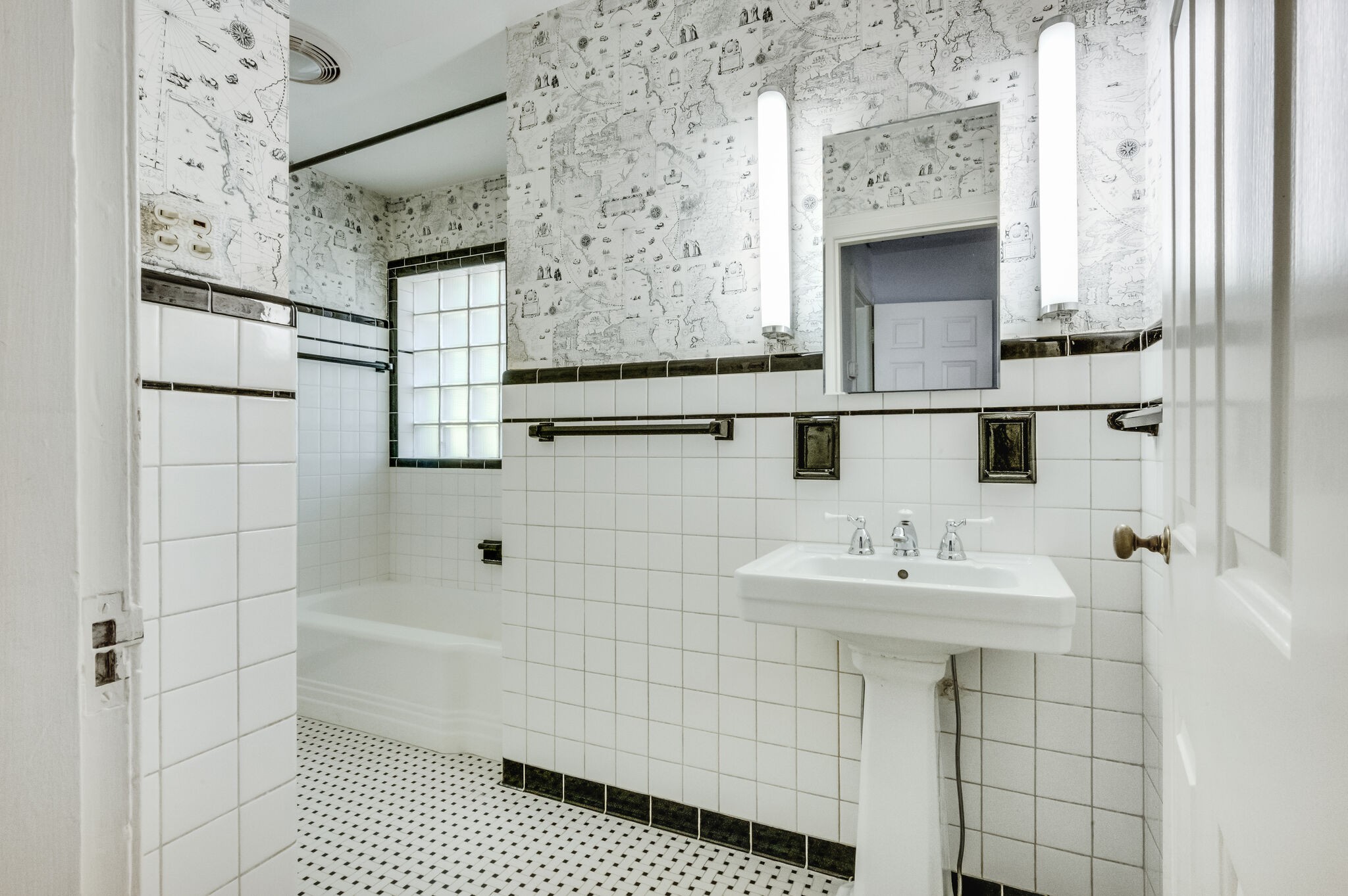 Nashville, Tennessee 37204, United States, 2 Bedrooms Bedrooms, ,1 BathroomBathrooms,Residential,Coming Soon,98501