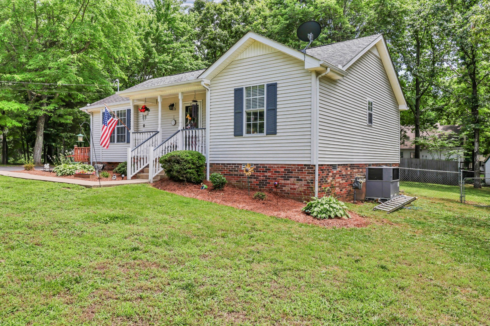 110 Acorn Dr