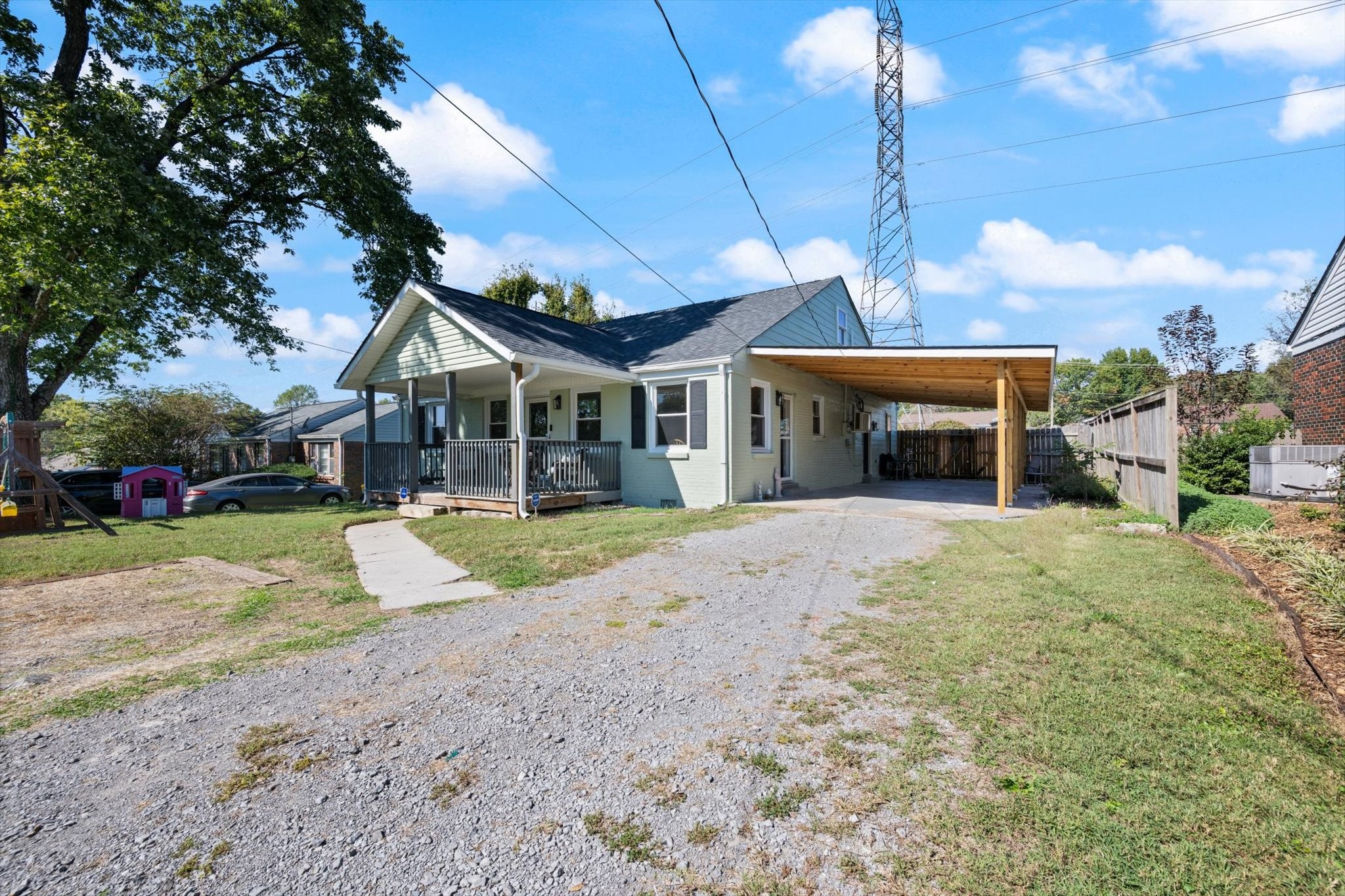 3116 Cloverwood Dr