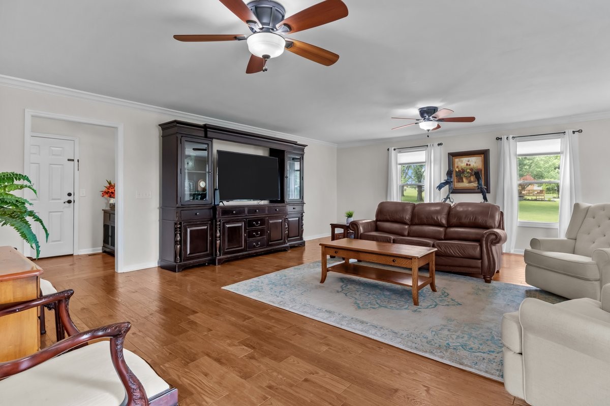 346 Spring Creek Ln
