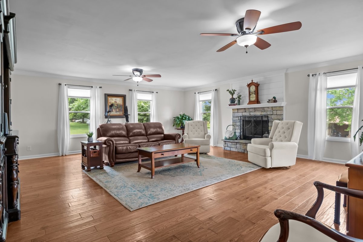 346 Spring Creek Ln