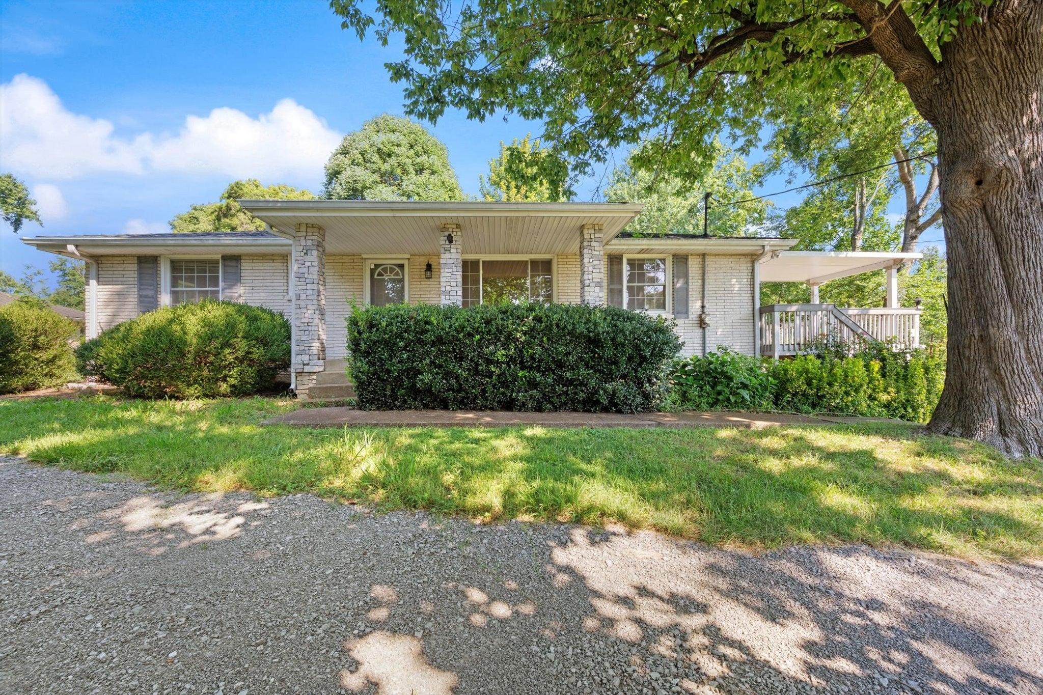 2-bed listing at 4921 Timberdale Dr, Nashville