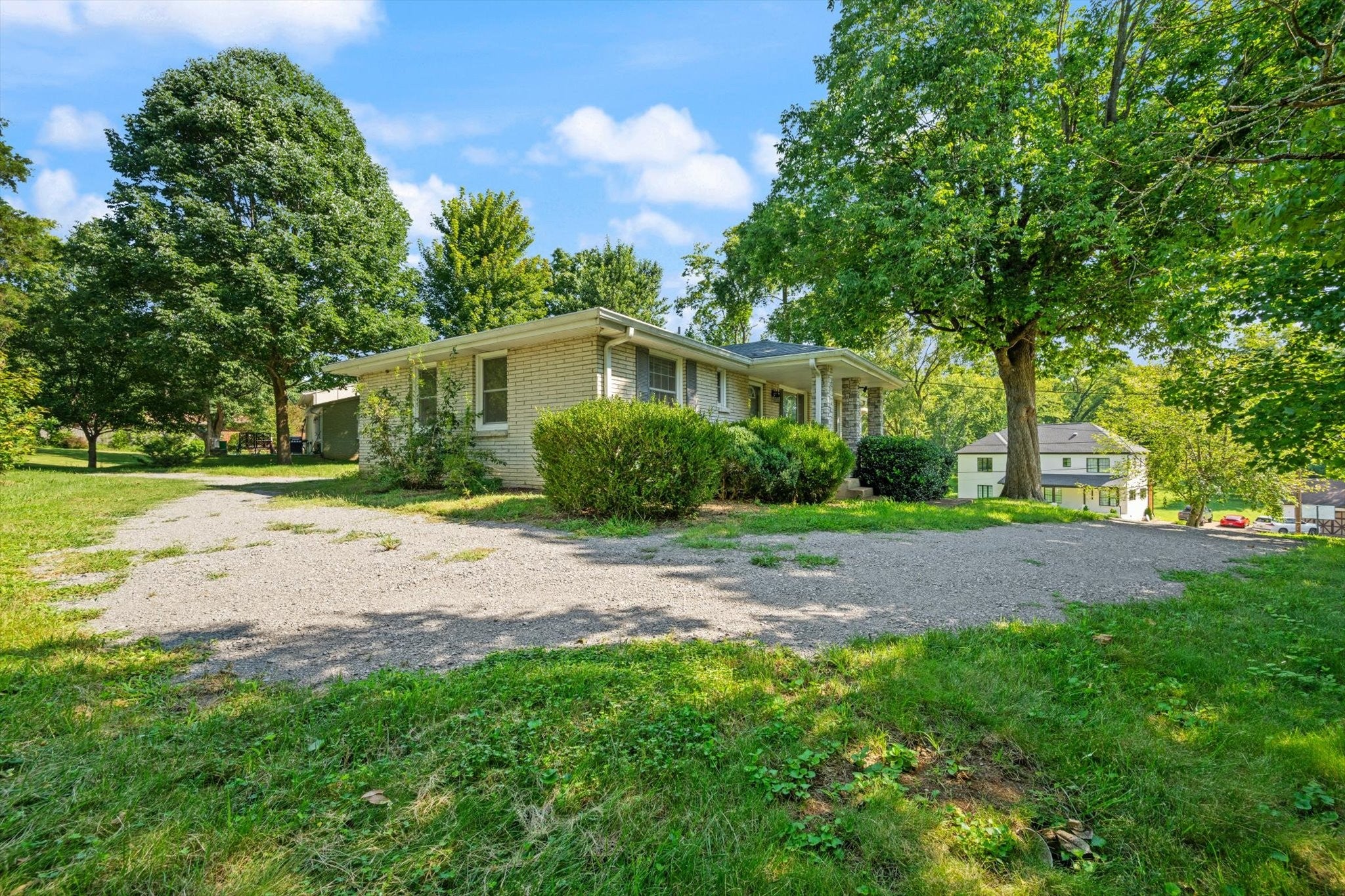 2-bed home for sale in Nashville, TN 37211, 4921 Timberdale Dr 4921 Timberdale Dr, Nashville TN 37211 2-bed home, photo 2 of 27