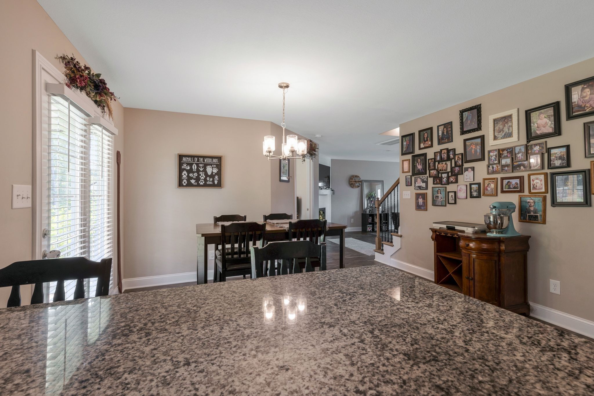 Clarksville, Tennessee 37042, United States, 5 Bedrooms Bedrooms, ,3 BathroomsBathrooms,Residential,Pending,45725