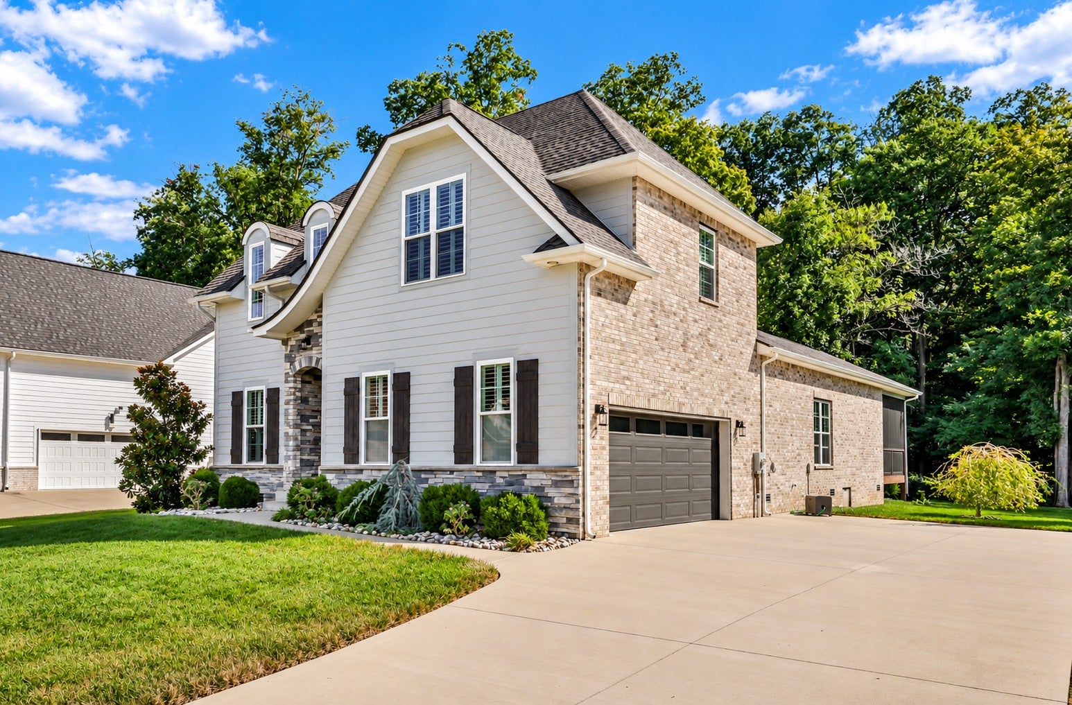 483 Sheas Way