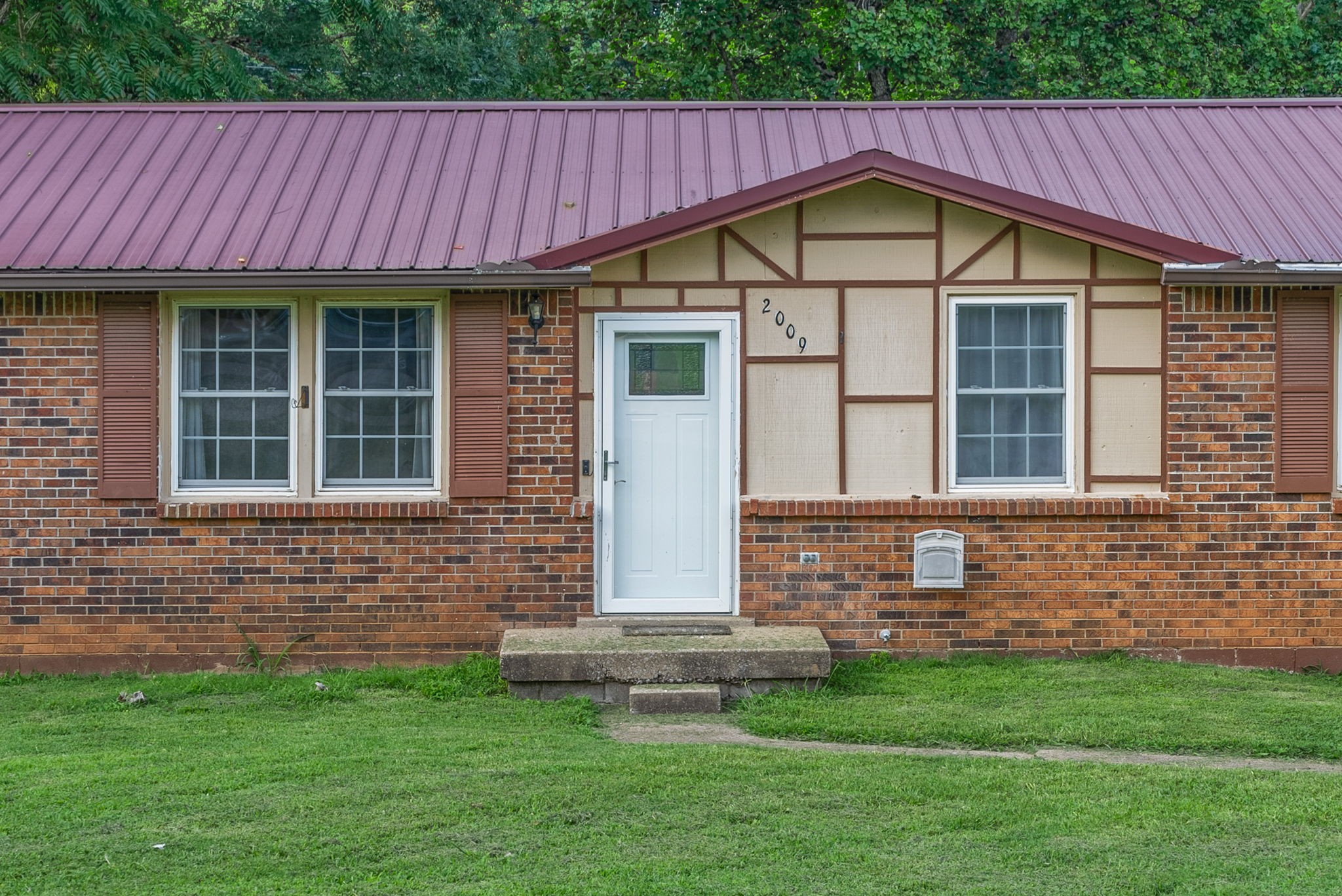 2009 Rosemary Dr