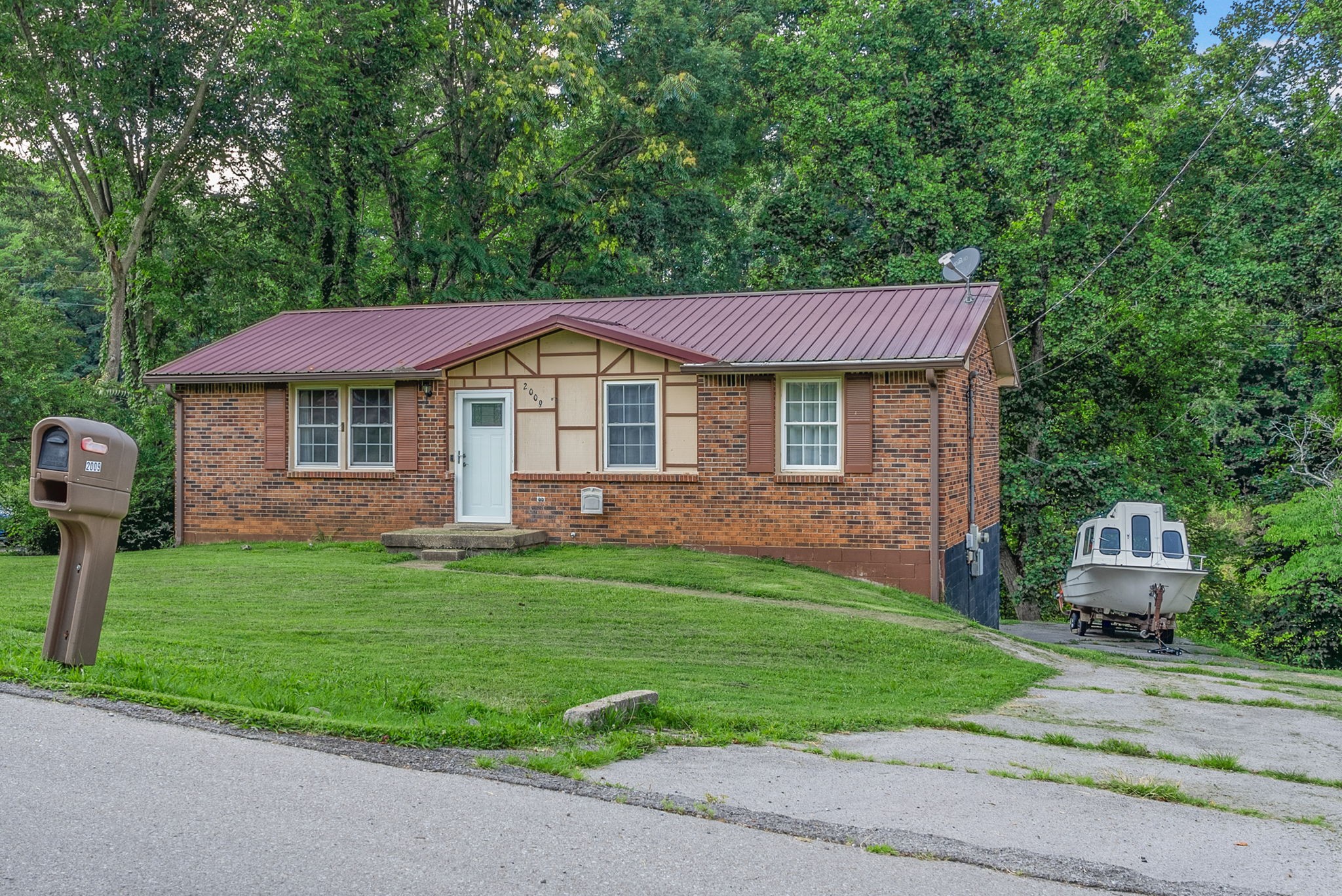 2009 Rosemary Dr