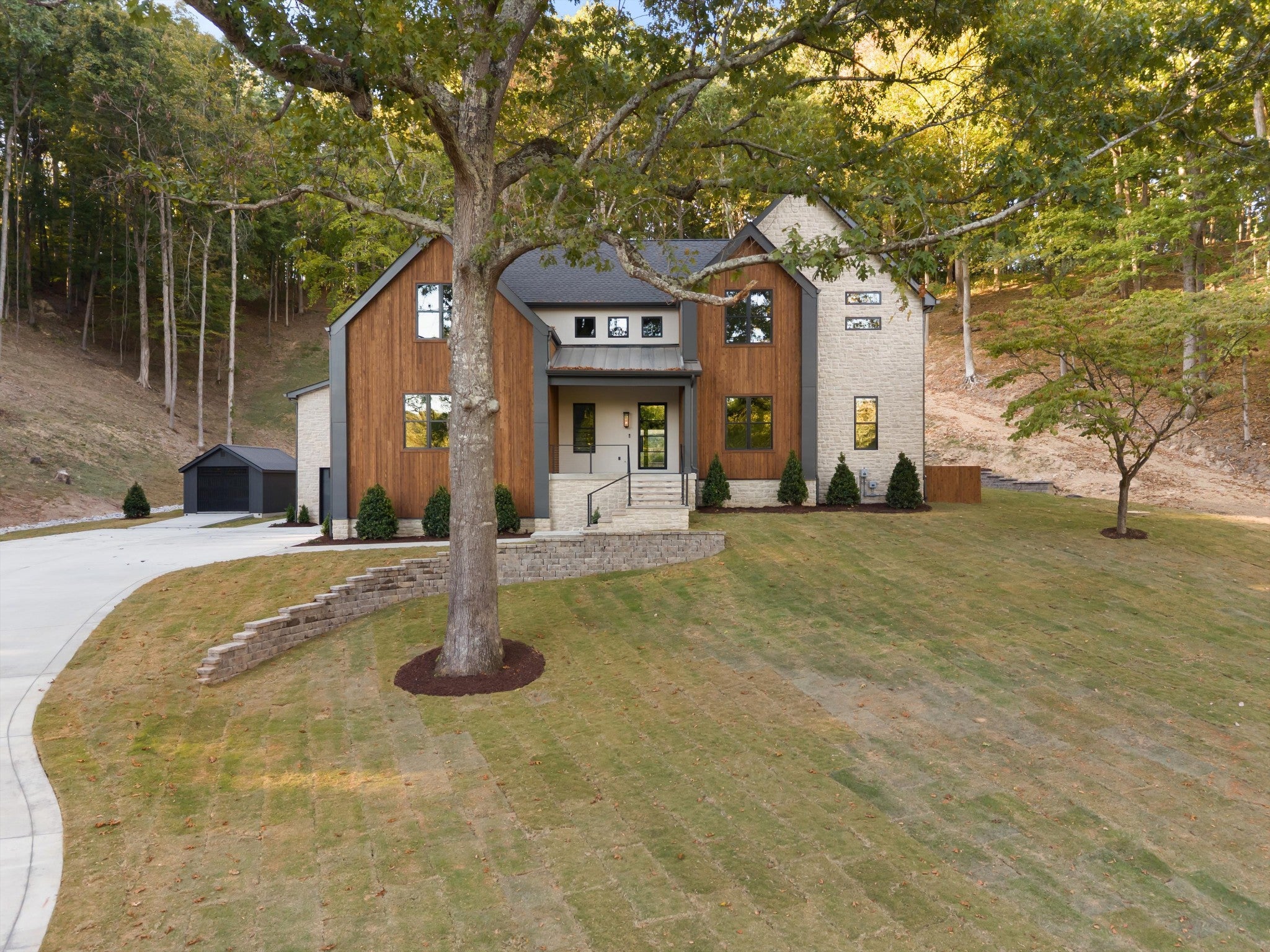5-bed home for sale in Thompsons Station, TN 37179, 3740 Bear Creek Rd 3740 Bear Creek Rd, Thompsons Station TN 37179 5-bed home, photo 2 of 60
