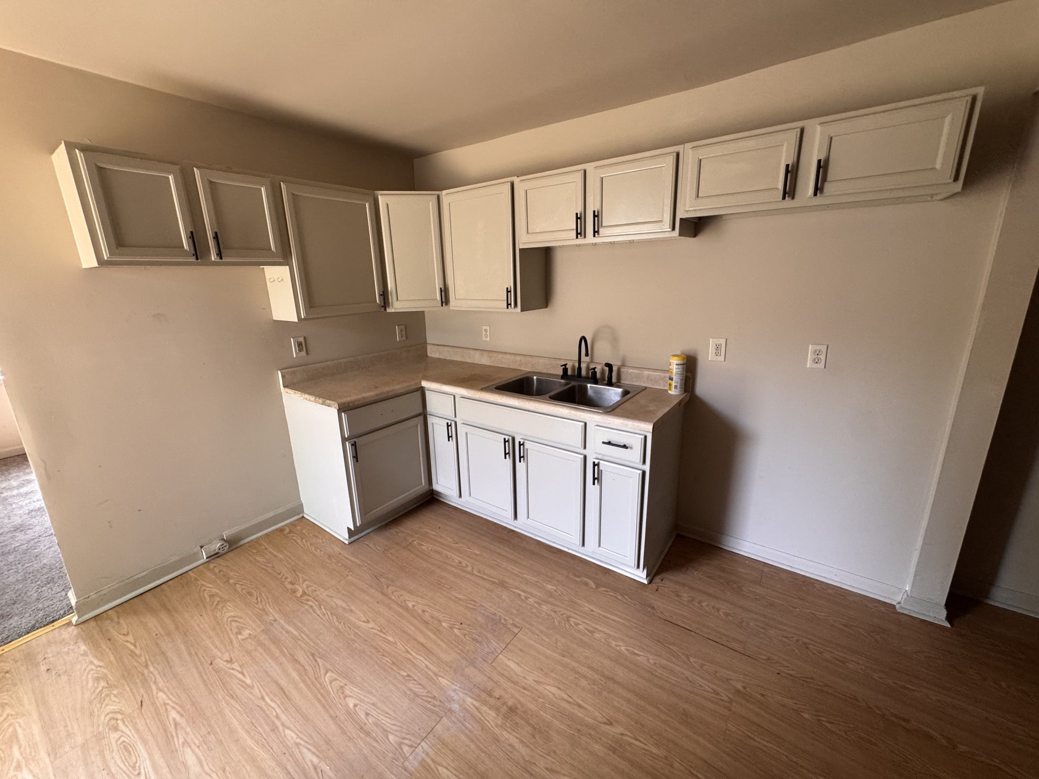 2-bed home for sale in Nashville, TN 37209, 905 Trice Dr 905 Trice Dr, Nashville TN 37209 2-bed home, photo 5 of 19
