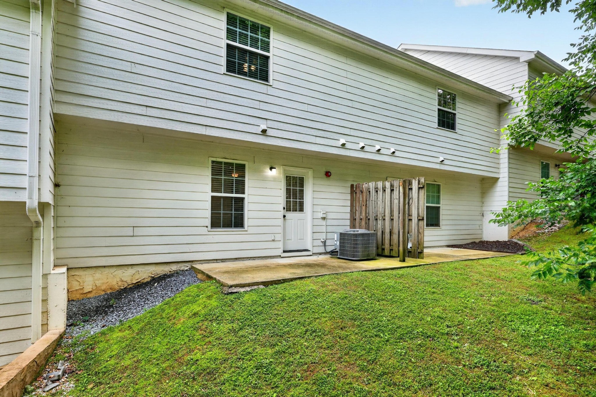 1109 Maple Tree Lane