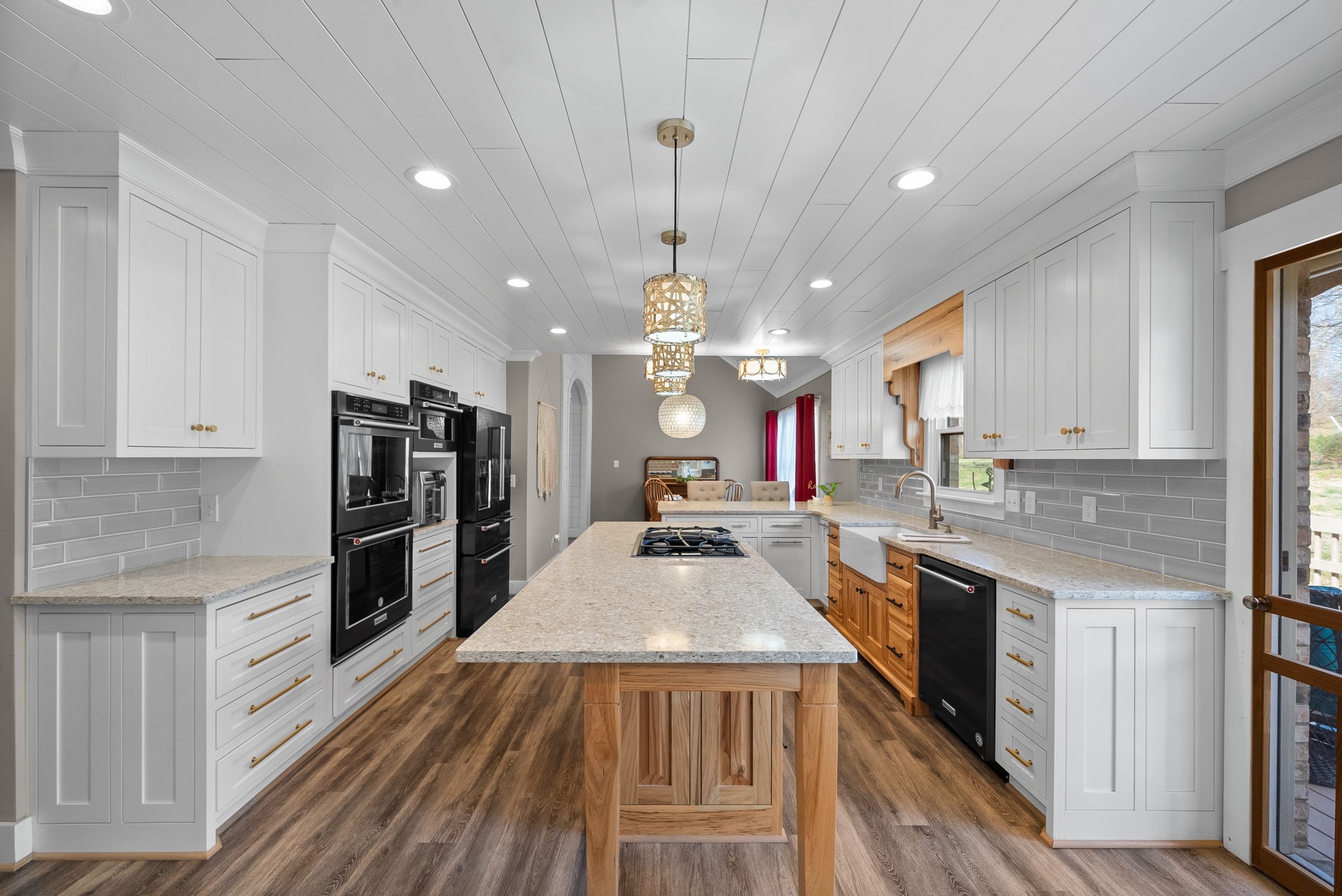 Clarksville, Tennessee 37043, United States, 2 Bedrooms Bedrooms, ,2 BathroomsBathrooms,Residential,Pending,91282