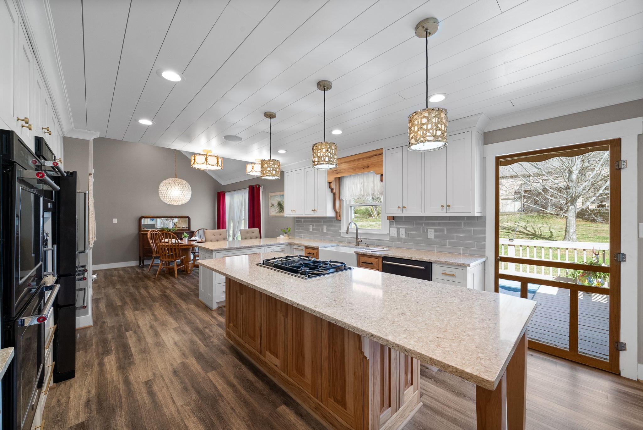 Clarksville, Tennessee 37043, United States, 2 Bedrooms Bedrooms, ,2 BathroomsBathrooms,Residential,Pending,91282