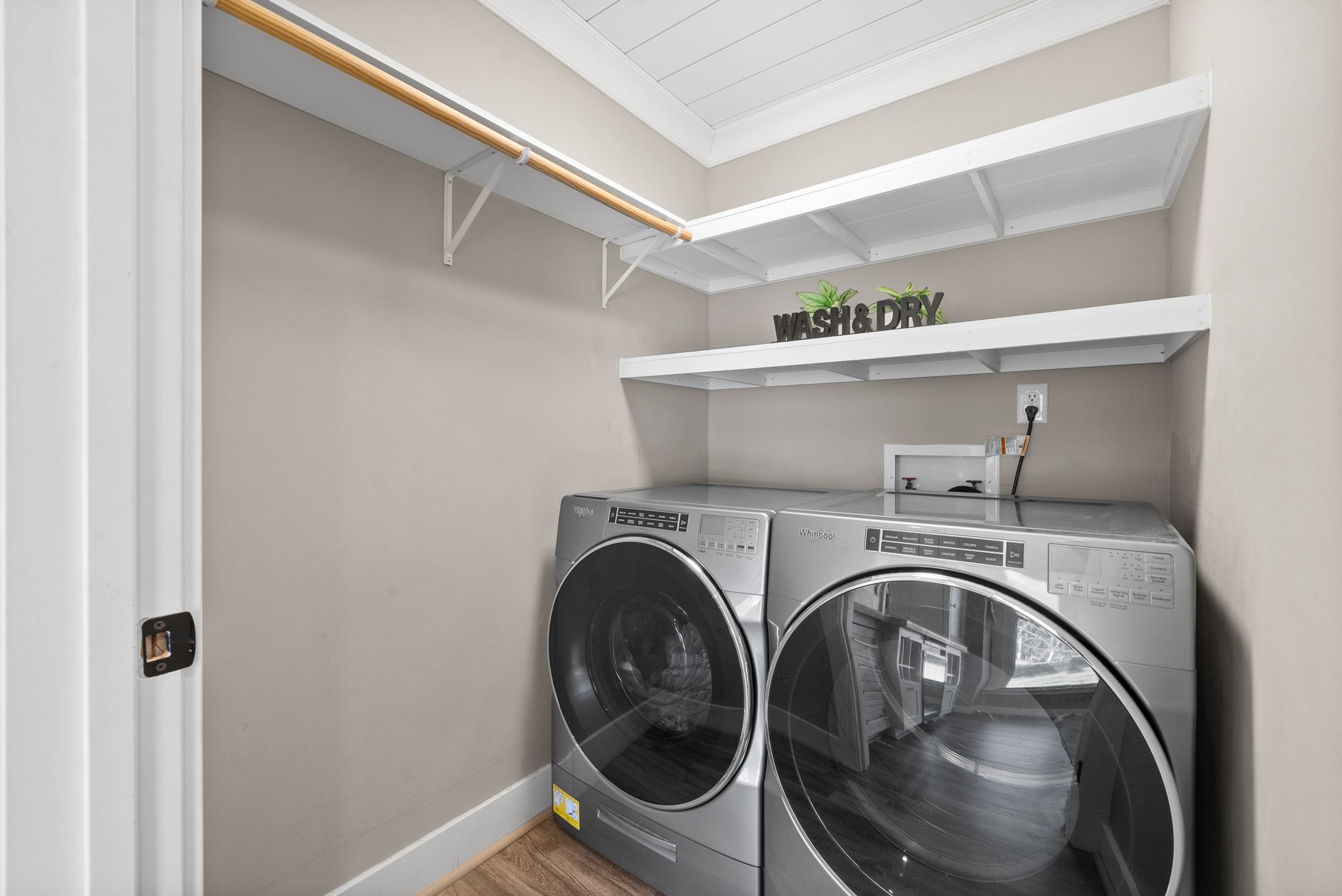 Clarksville, Tennessee 37043, United States, 2 Bedrooms Bedrooms, ,2 BathroomsBathrooms,Residential,Pending,91282