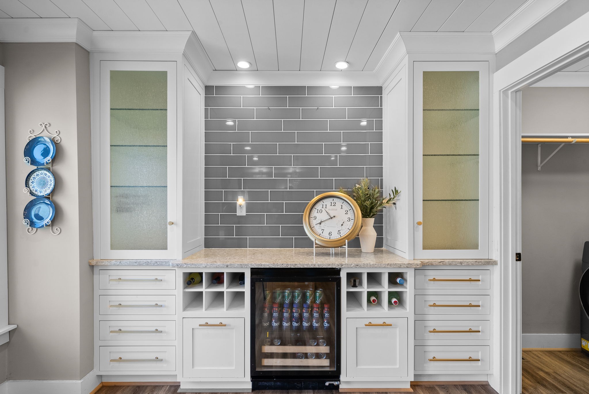 Clarksville, Tennessee 37043, United States, 2 Bedrooms Bedrooms, ,2 BathroomsBathrooms,Residential,Pending,91282