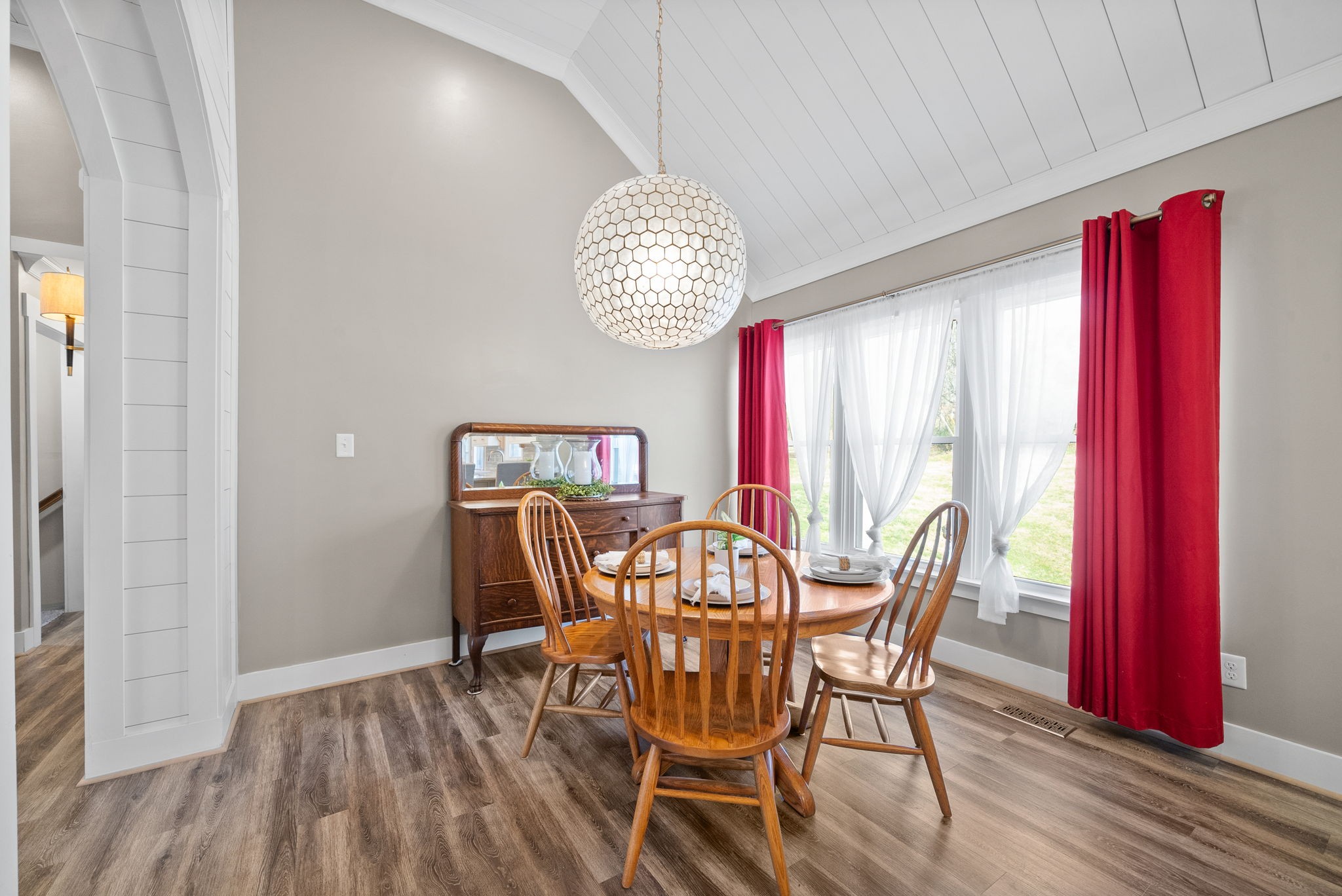 Clarksville, Tennessee 37043, United States, 2 Bedrooms Bedrooms, ,2 BathroomsBathrooms,Residential,Pending,91282