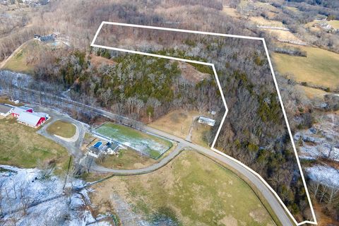1742 Barker Rd Thompsons Station TN 37179