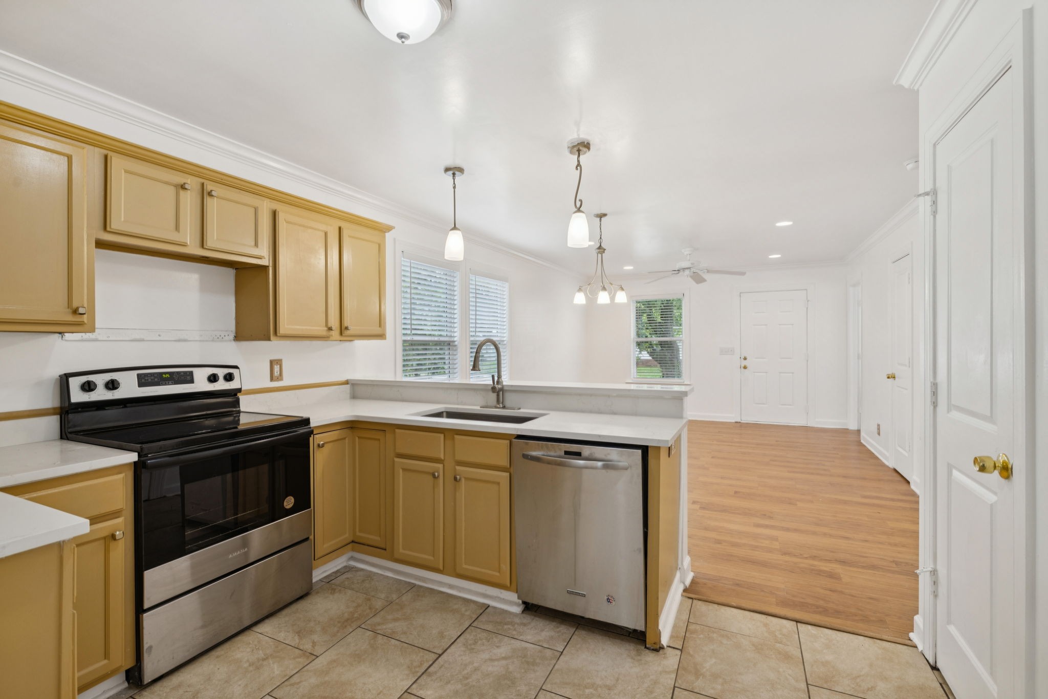 354 9th Ave N