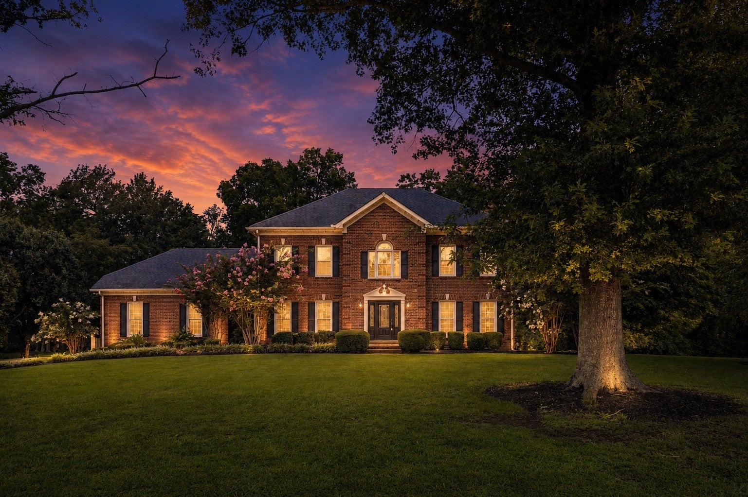 4-bed home for sale in Franklin, TN 37064, 2212 Oak Cir 2212 Oak Cir, Franklin TN 37064 4-bed home, photo 2 of 60