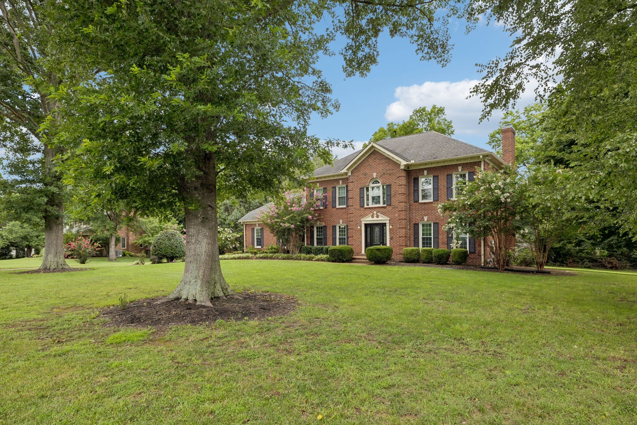 4-bed home for sale in Franklin, TN 37064, 2212 Oak Cir 2212 Oak Cir, Franklin TN 37064 4-bed home, photo 4 of 60