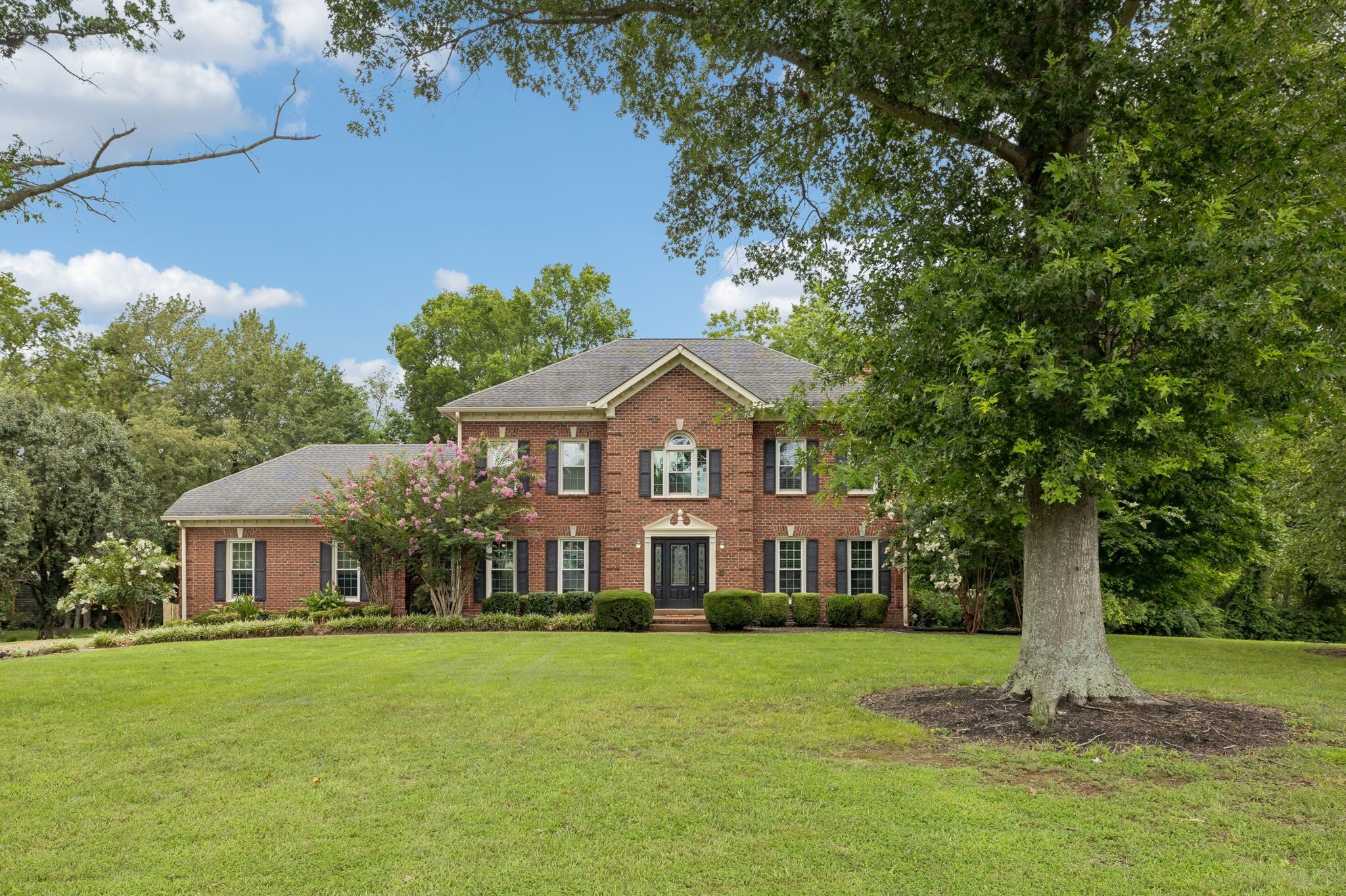 4-bed home for sale in Franklin, TN 37064, 2212 Oak Cir 2212 Oak Cir, Franklin TN 37064 4-bed home, photo 5 of 60