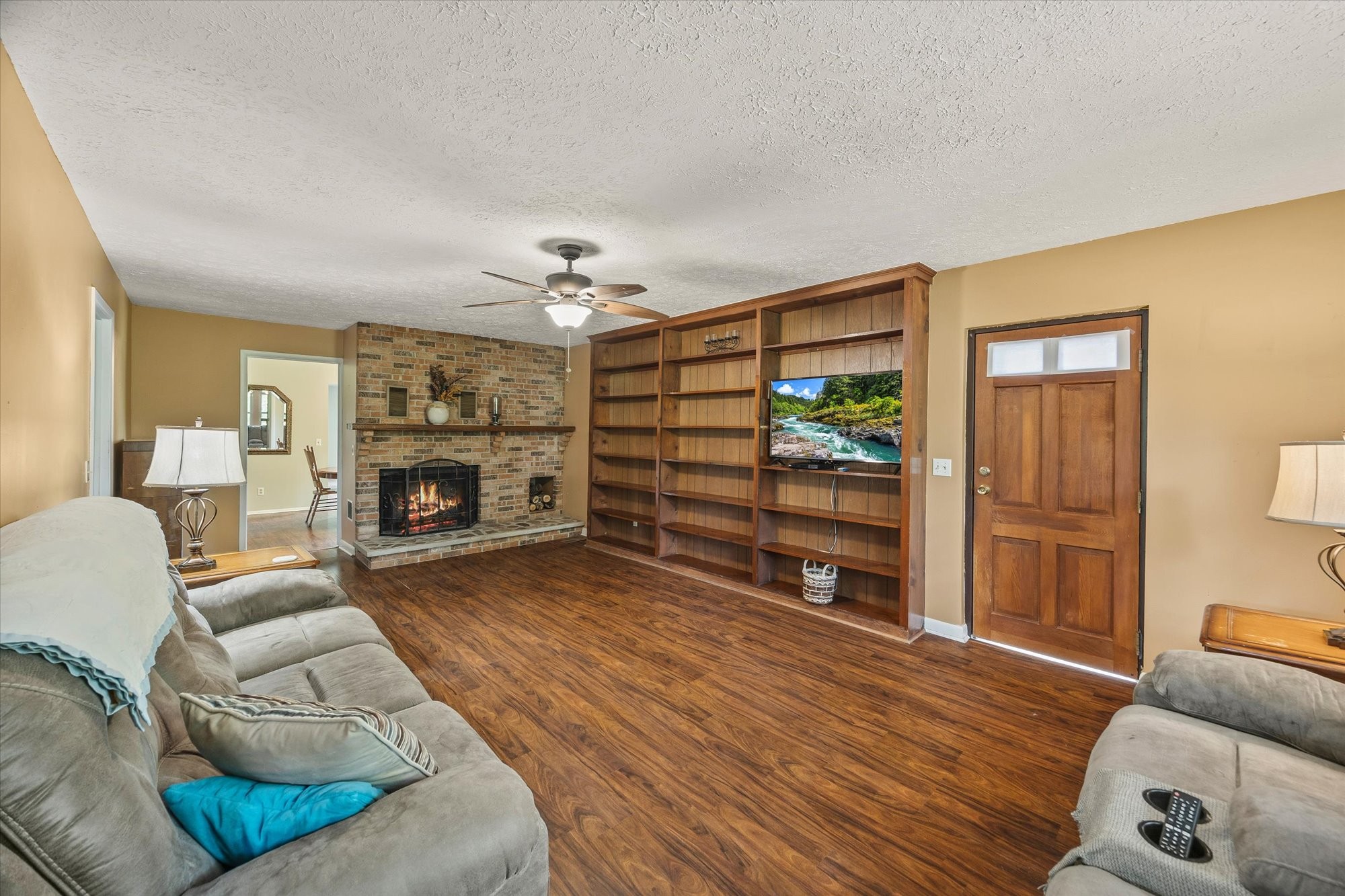 2059 Bolestown Loop