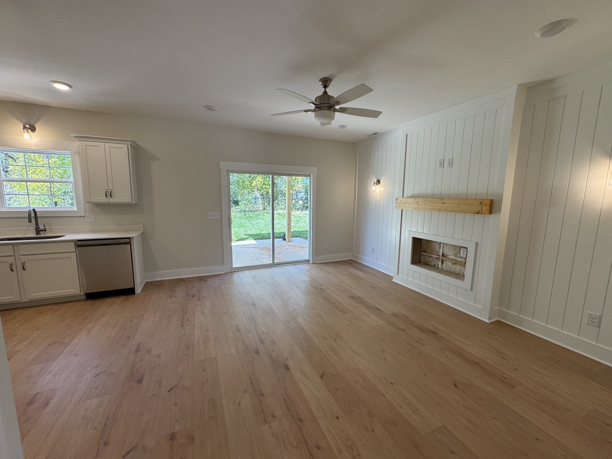 554 Charleston Cove Way