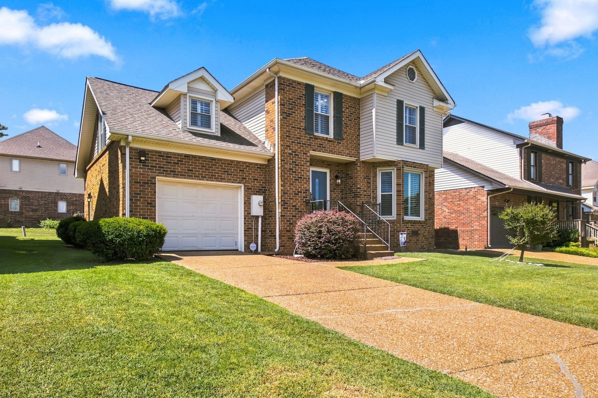 402 N Cameron Ct
