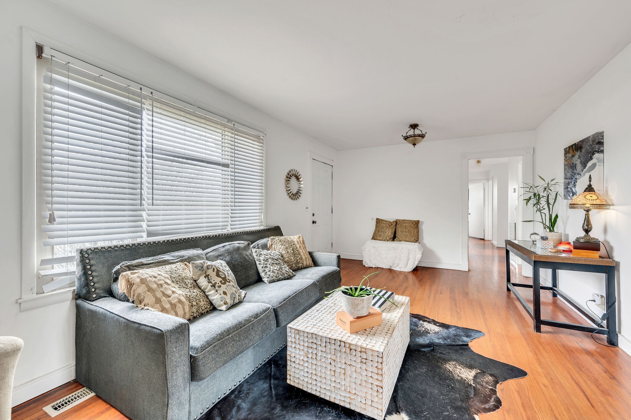 Nashville, Tennessee 37207, United States, 3 Bedrooms Bedrooms, ,2 BathroomsBathrooms,Residential,Pending,94717