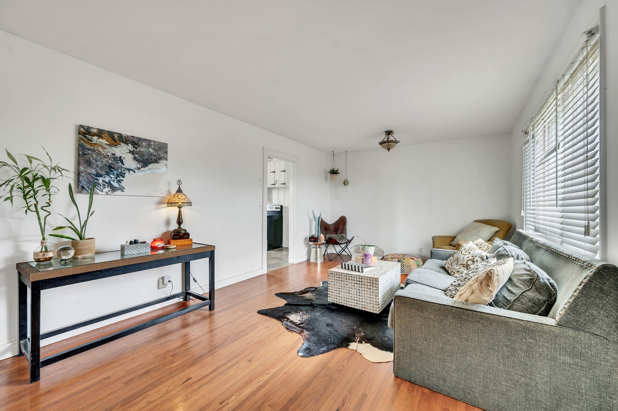 Nashville, Tennessee 37207, United States, 3 Bedrooms Bedrooms, ,2 BathroomsBathrooms,Residential,Pending,94717