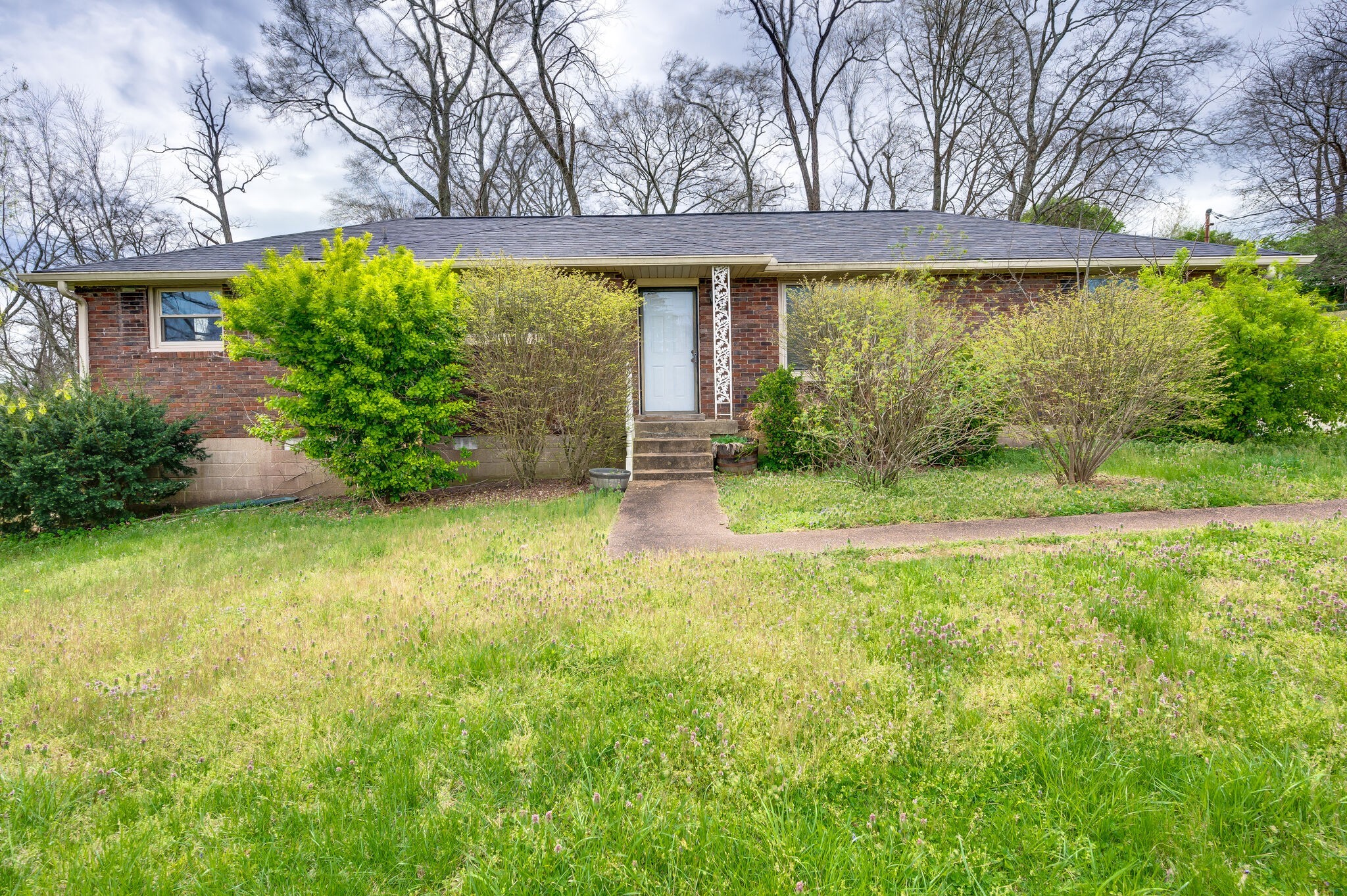 Nashville, Tennessee 37207, United States, 3 Bedrooms Bedrooms, ,2 BathroomsBathrooms,Residential,Pending,94717