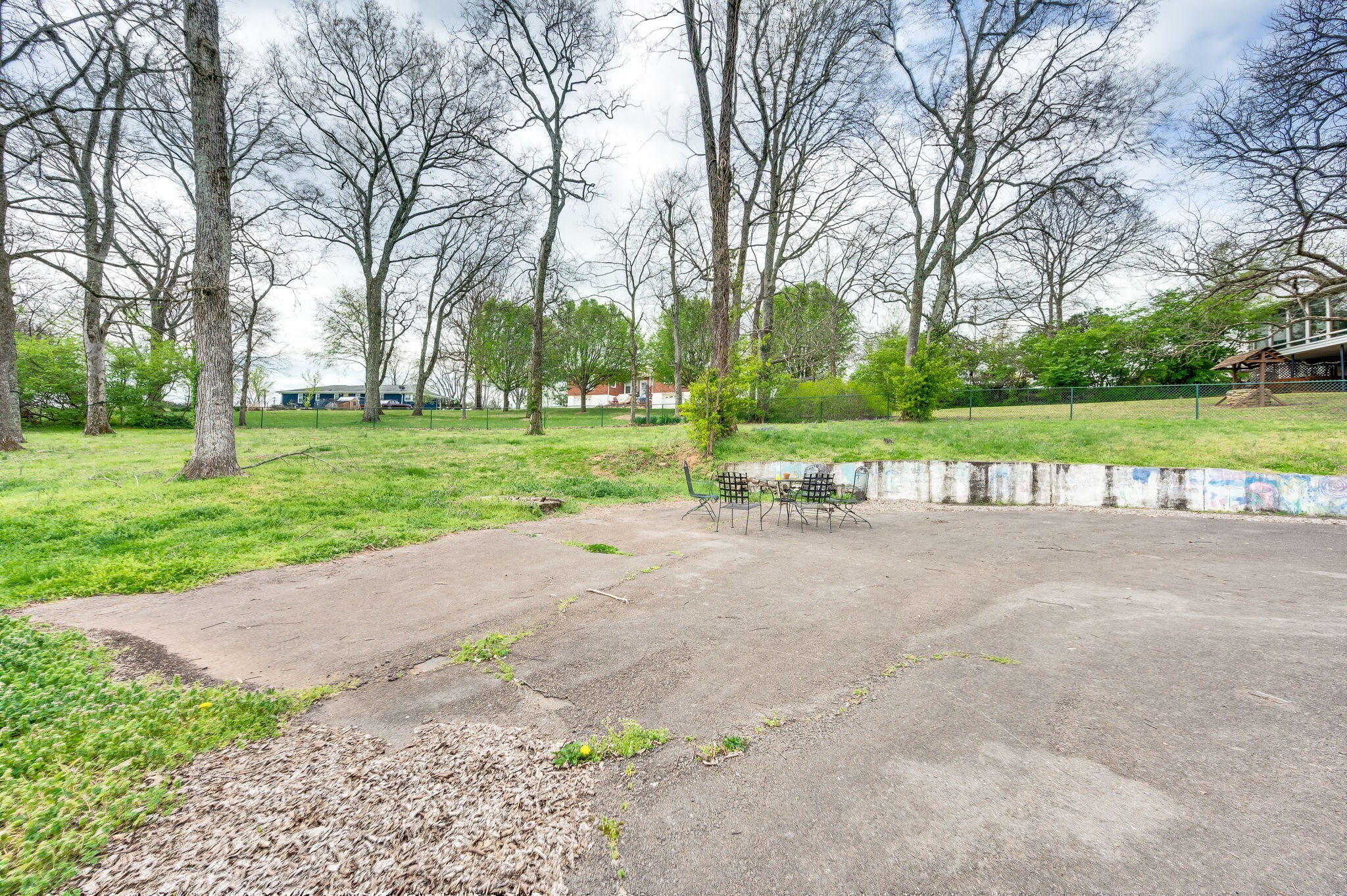 Nashville, Tennessee 37207, United States, 3 Bedrooms Bedrooms, ,2 BathroomsBathrooms,Residential,Pending,94717