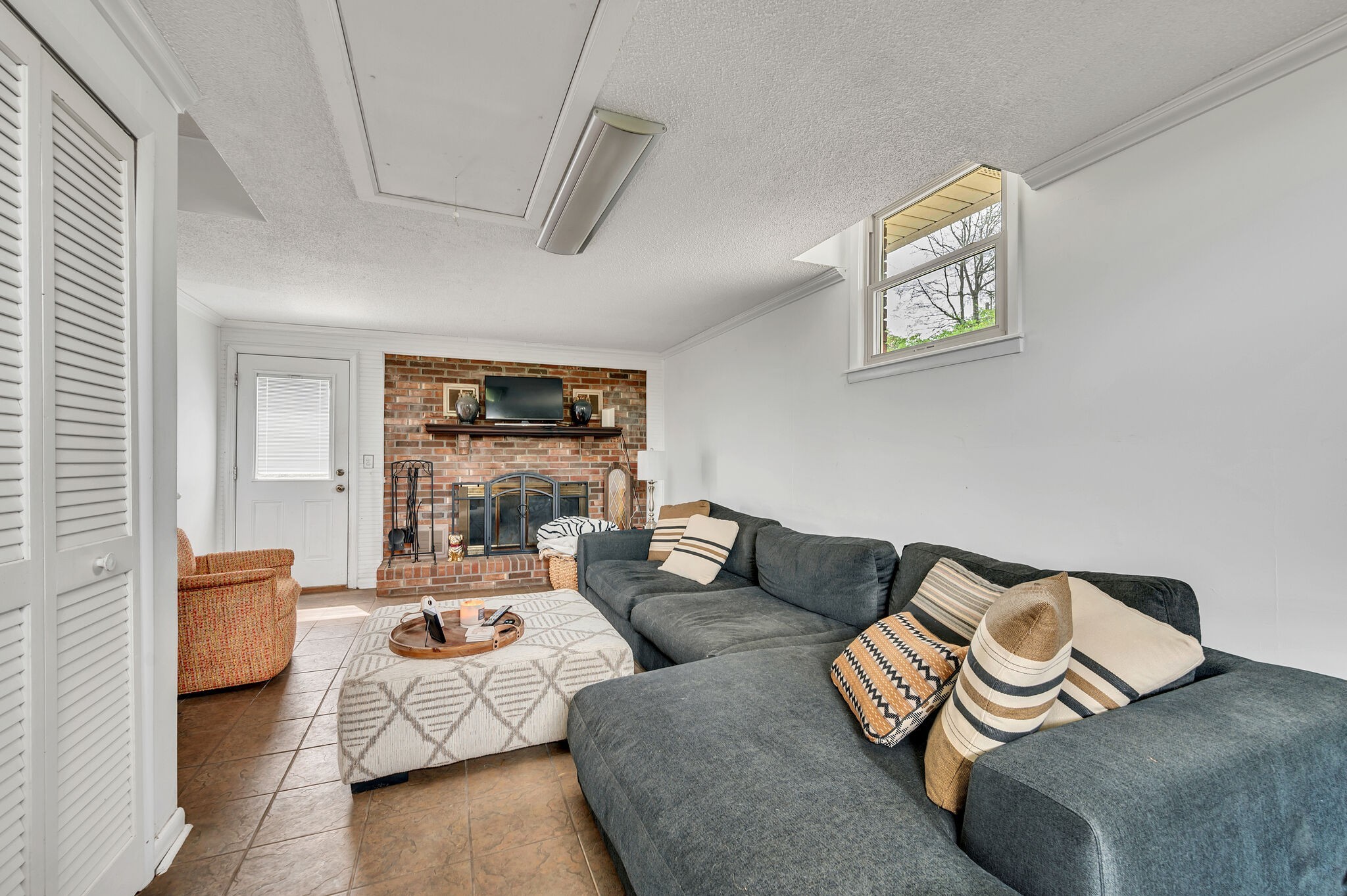 Nashville, Tennessee 37207, United States, 3 Bedrooms Bedrooms, ,2 BathroomsBathrooms,Residential,Pending,94717