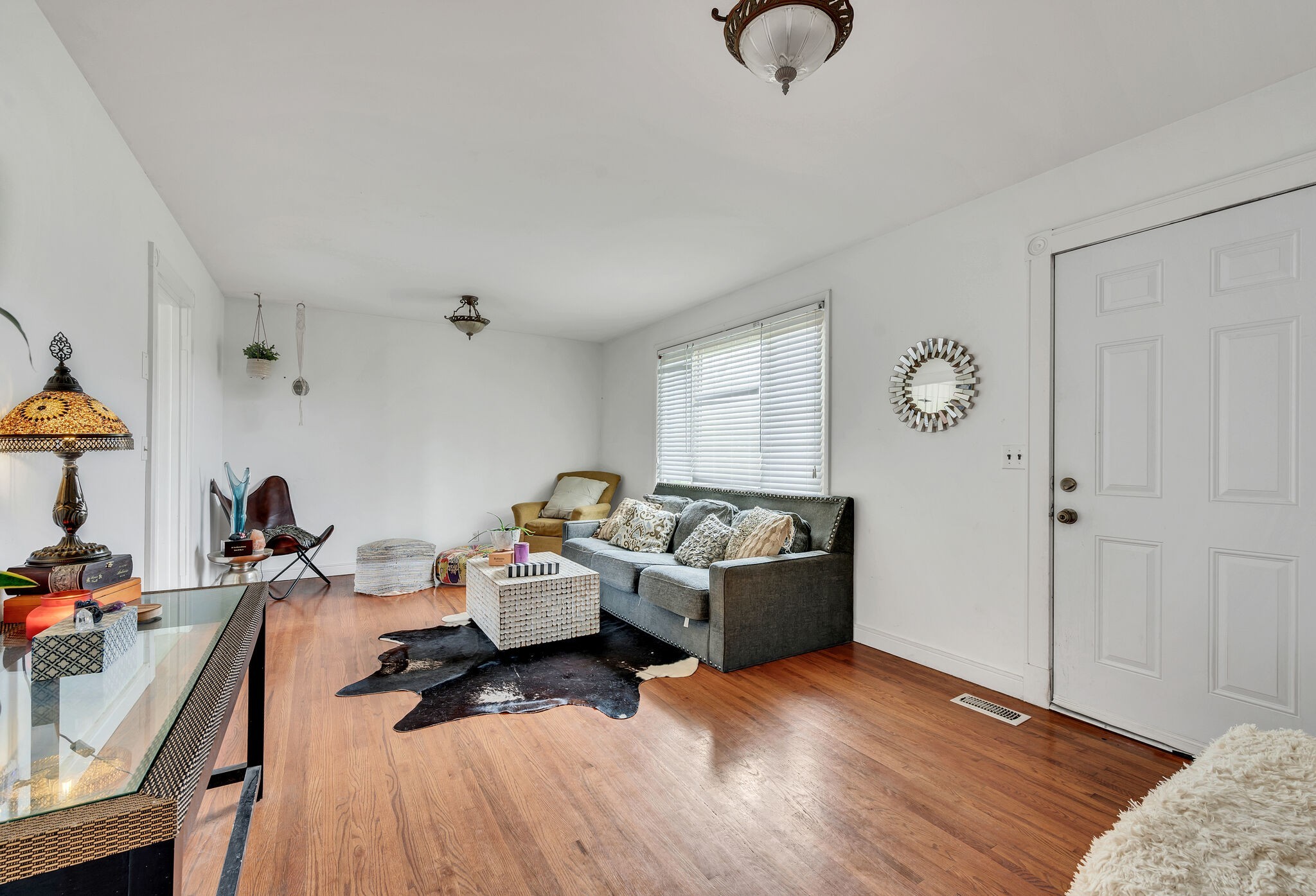 Nashville, Tennessee 37207, United States, 3 Bedrooms Bedrooms, ,2 BathroomsBathrooms,Residential,Pending,94717