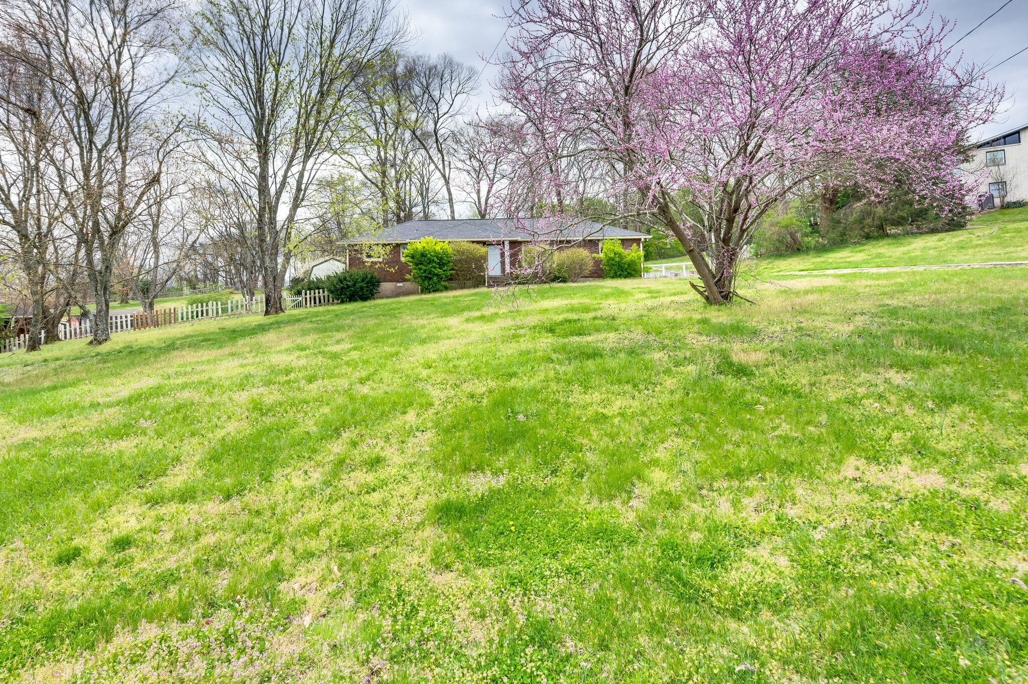 Nashville, Tennessee 37207, United States, 3 Bedrooms Bedrooms, ,2 BathroomsBathrooms,Residential,Pending,94717