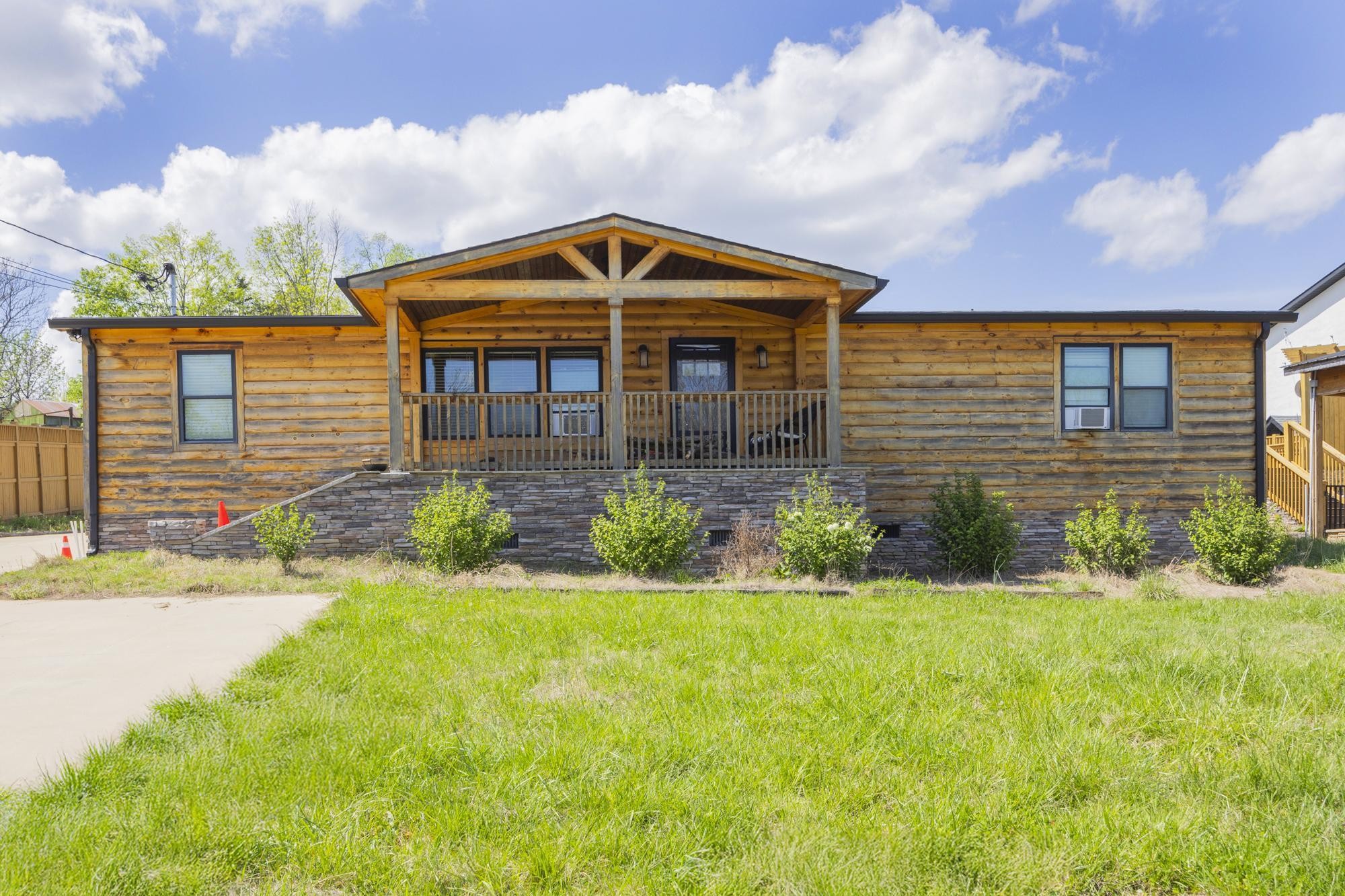 2060 Old Lebanon Dirt Rd