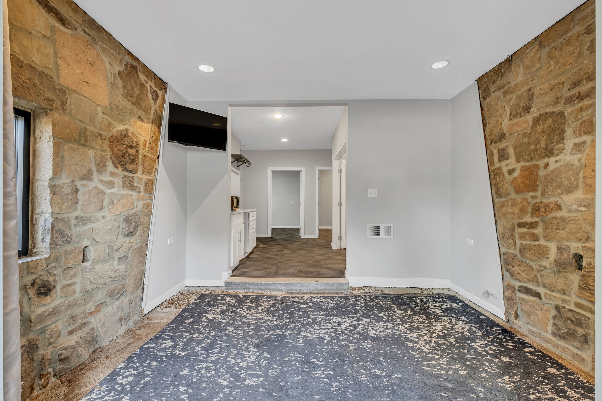 526 E Iris Dr