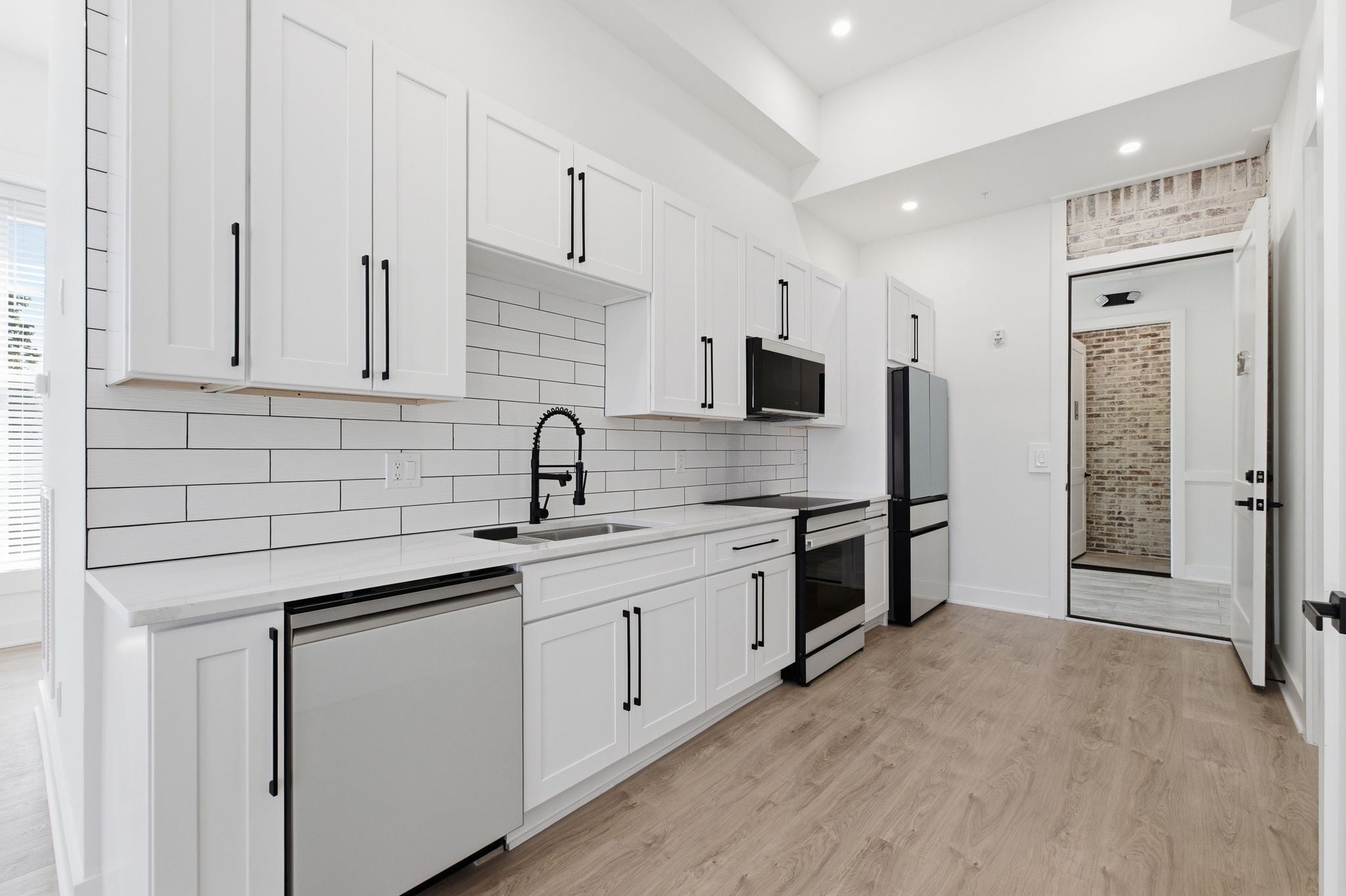 1600 10th Ave N 102