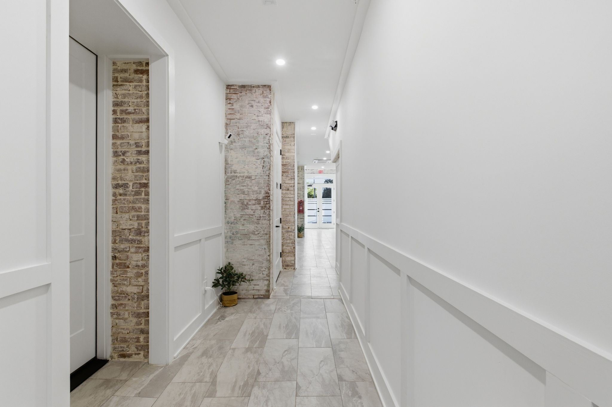 1600 10th Ave N 102