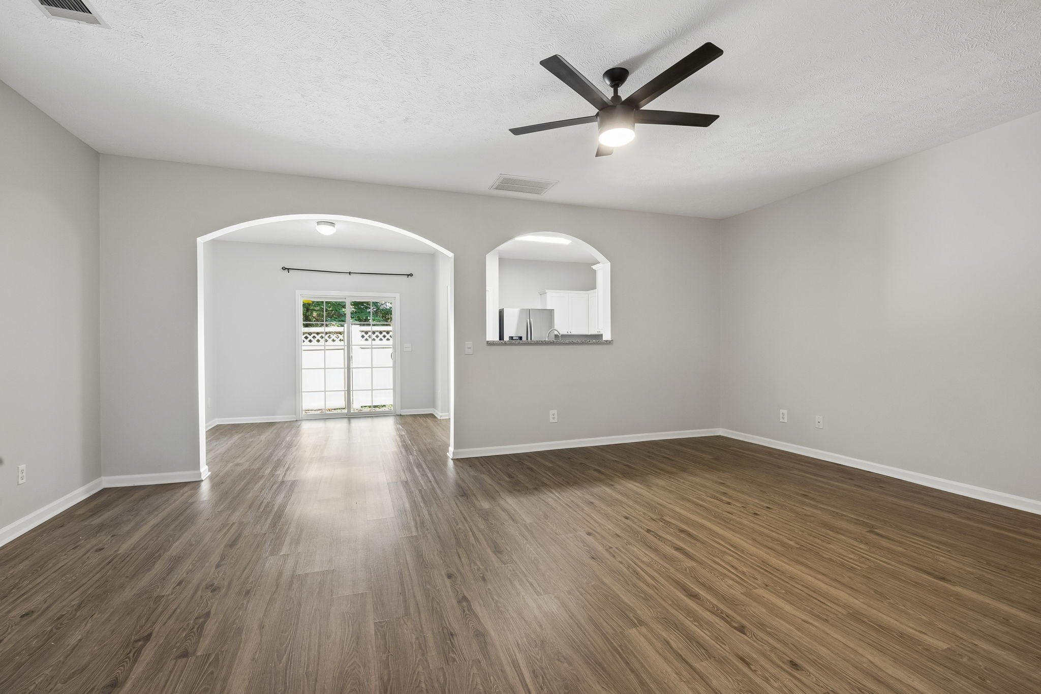 3-bed home for sale in Brentwood, TN 37027, 8261 Rossi Rd 8261 Rossi Rd, Brentwood TN 37027 3-bed home, photo 3 of 23