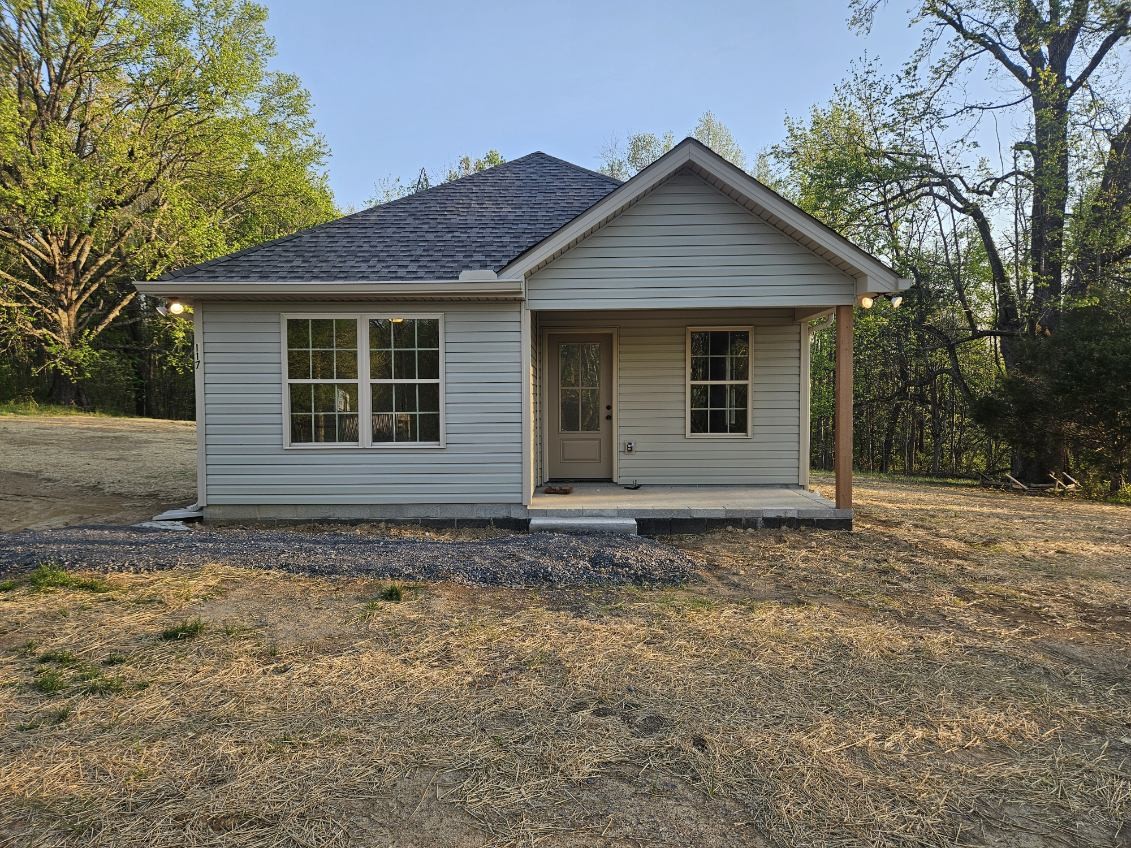 117 White Ln