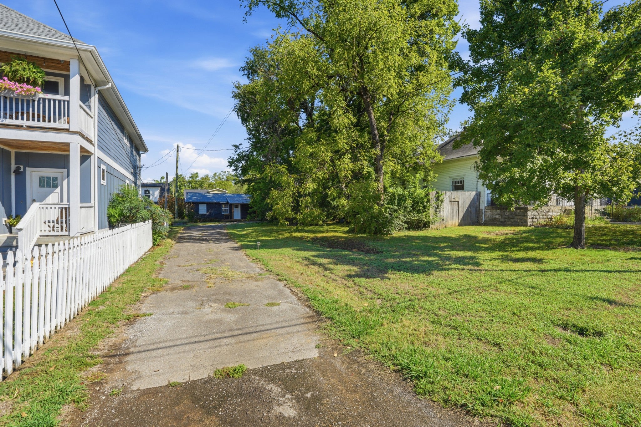 1015 Spain Ave, Nashville TN 37216 2-bed home, photo 3 of 9