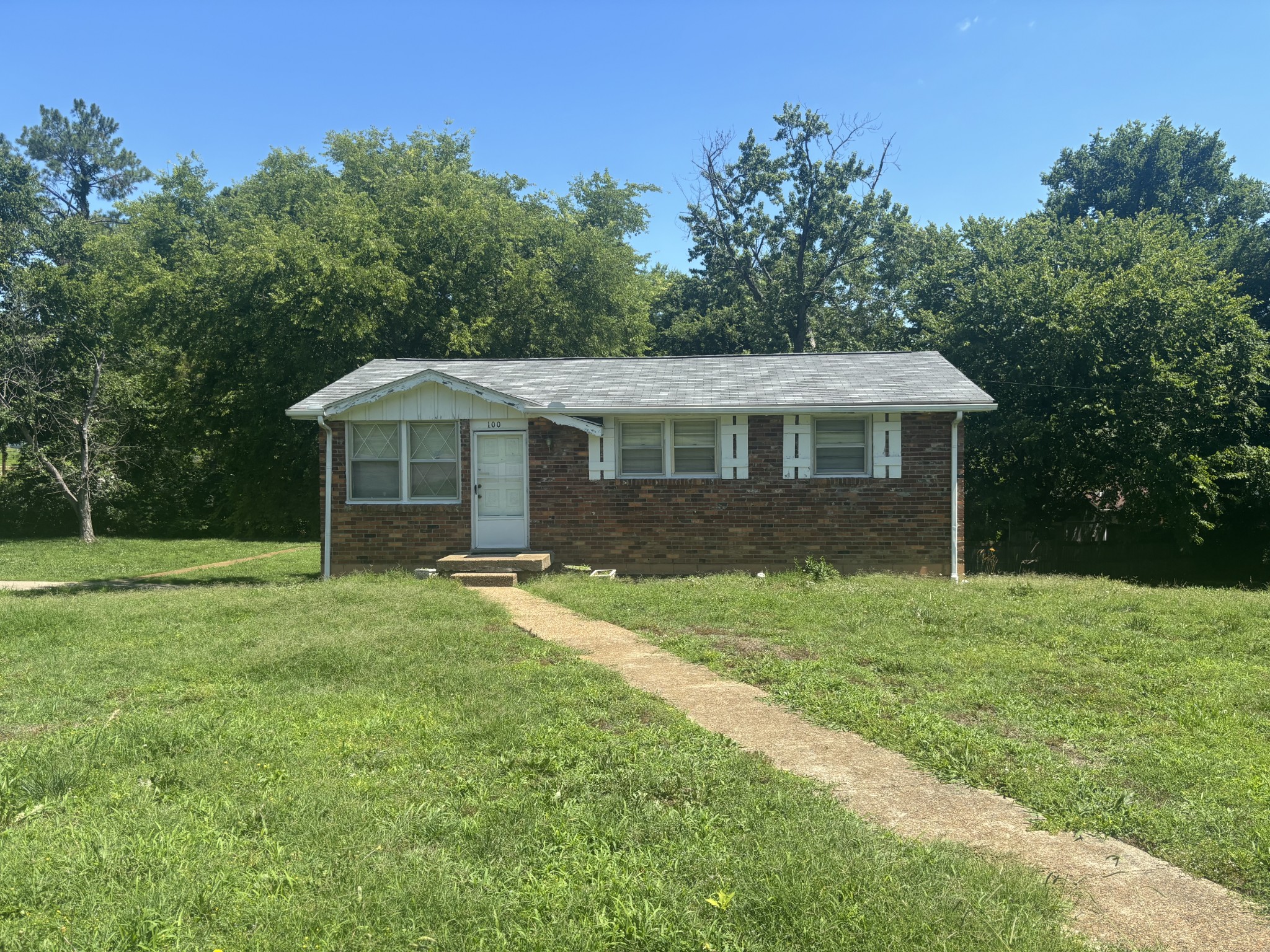 100 Curtiswood Dr