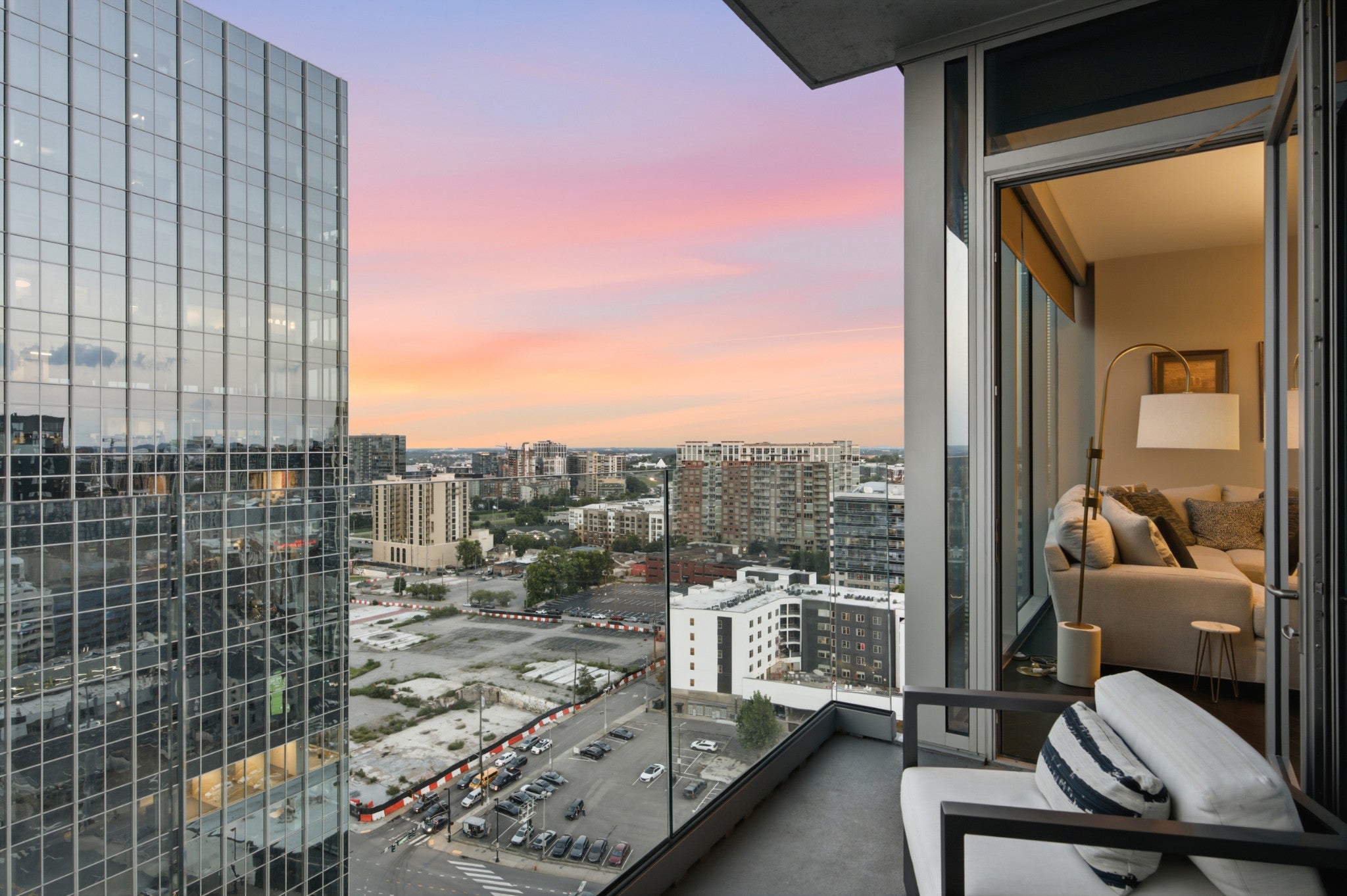 2-bed condo for sale in Nashville, TN 37203, 1616 West End Ave 1906 1616 West End Ave 1906, Nashville TN 37203 2-bed condo, photo 4 of 60