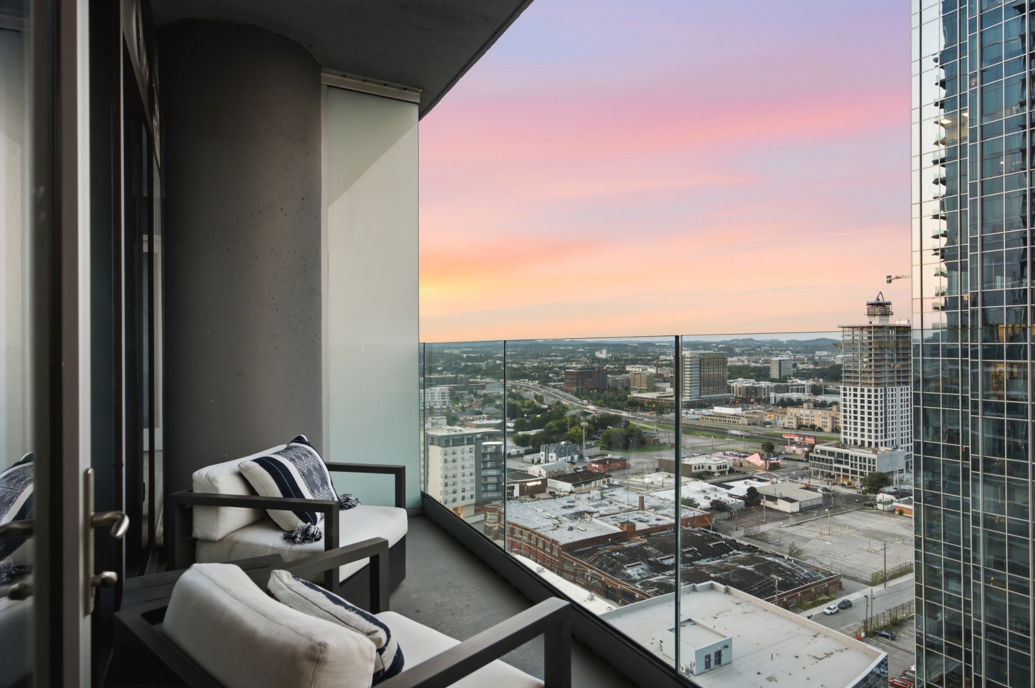2-bed condo for sale in Nashville, TN 37203, 1616 West End Ave 1906 1616 West End Ave 1906, Nashville TN 37203 2-bed condo, photo 5 of 60