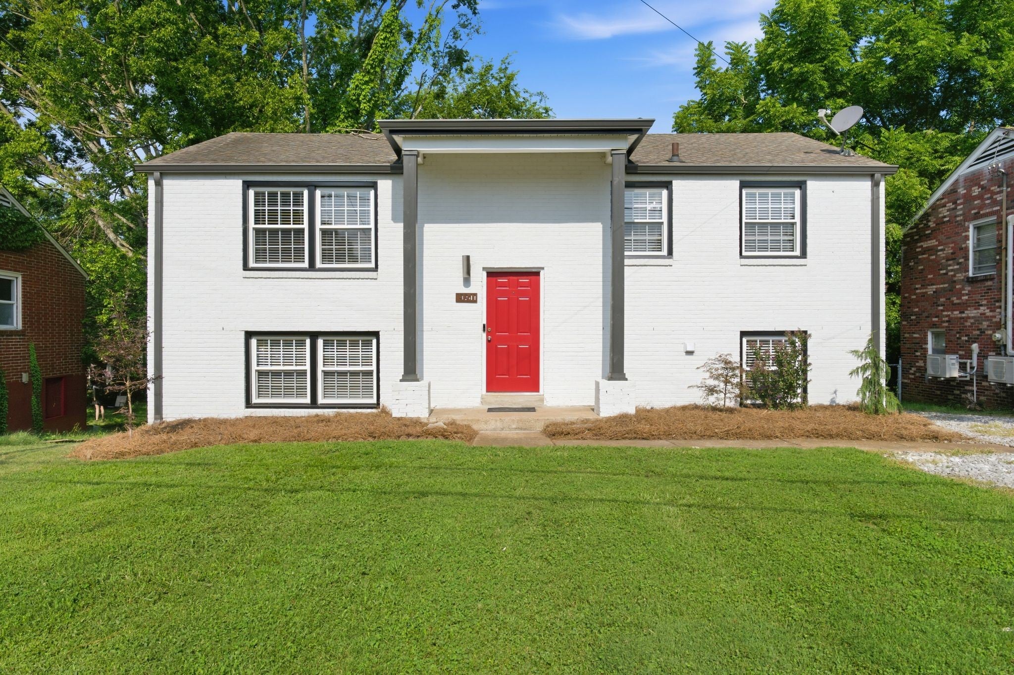 4.0-bed rental at 3241 Mayer Ln