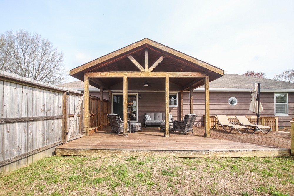 1037 Tinnell Rd