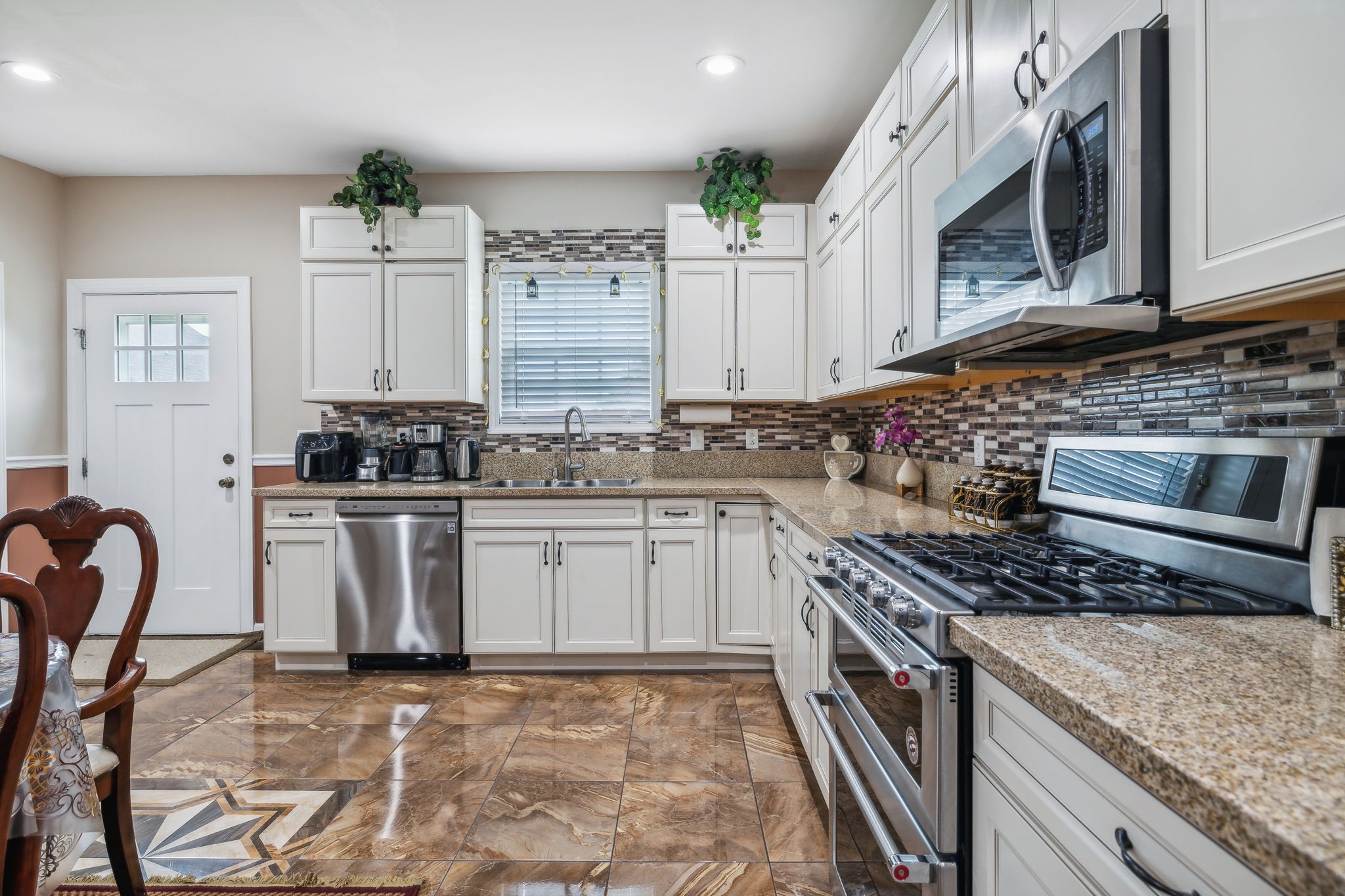 2737 Beaulah Dr